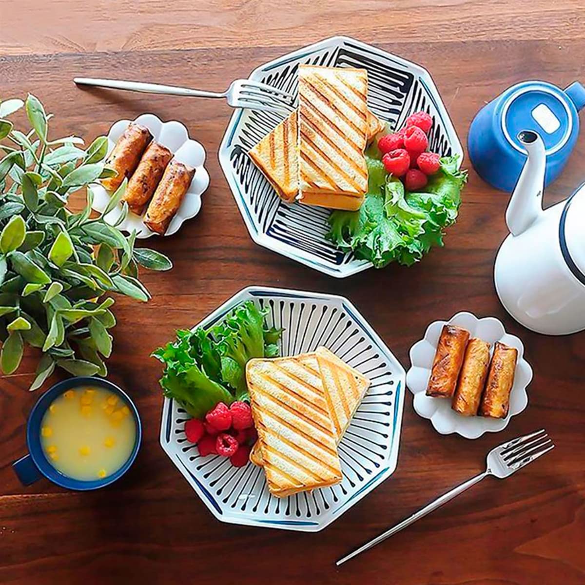Non-Stick Double-Sided Sandwich Maker - Stovetop Toastie Pan with Heat-Resistant Handles for Grilled Cheese, Paninis & Breakfast - Perfect for Camping, RV & Home Kitchen Use on Gas Stoves
