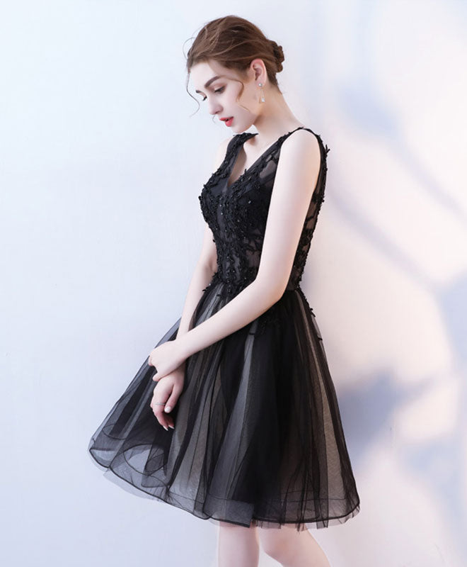 Elegant Black V-Neck Tulle Lace Short Prom Dress for Homecoming, Party, and Special Occasions - Perfect for Dances, Formals, and Evening Events