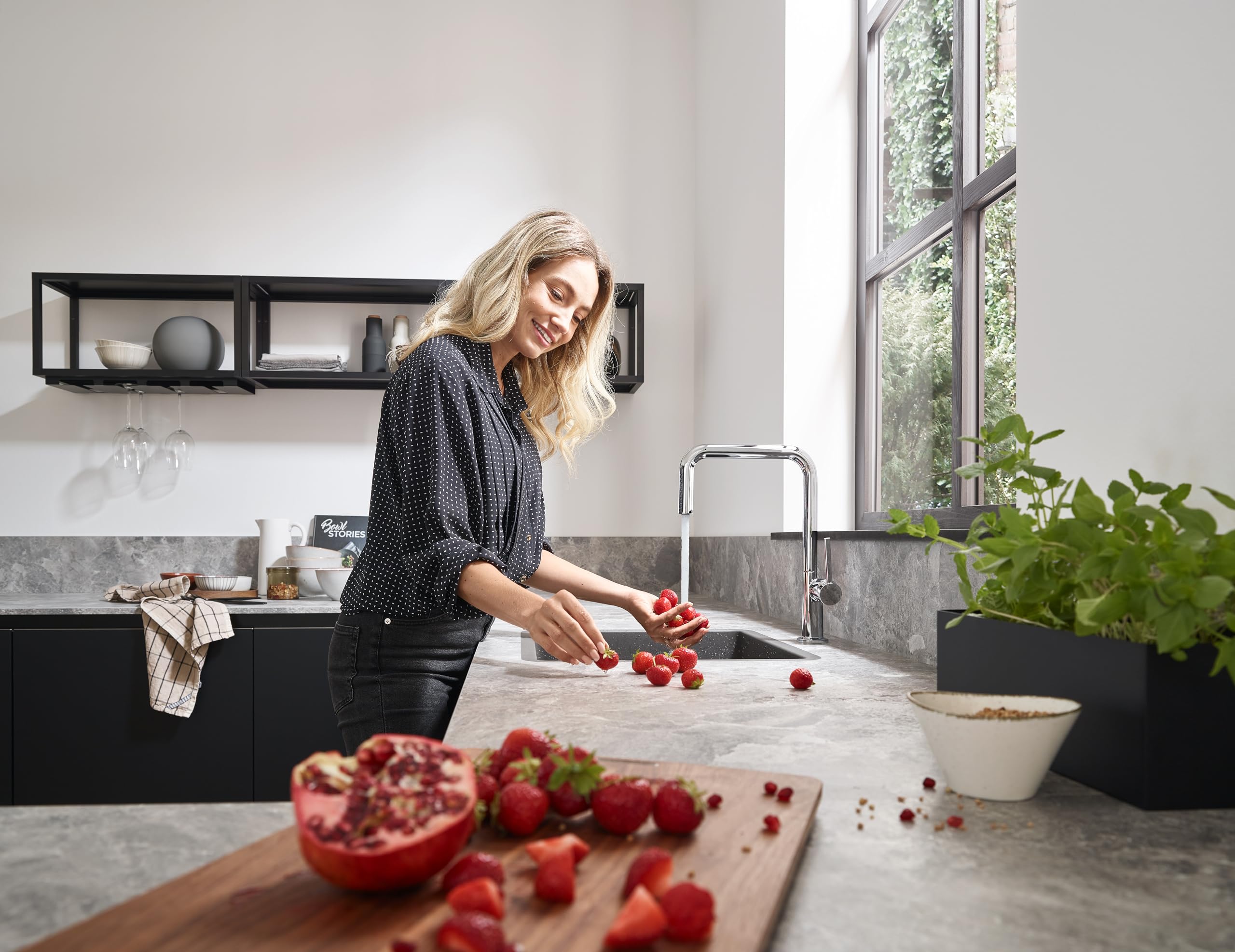 Hansgrohe Talis N Black High Arc Pull-Down Kitchen Faucet with Swivel Spout - Matte Black Finish (Model 72806671) - Perfect for Modern Farmhouse & Industrial Style Kitchens