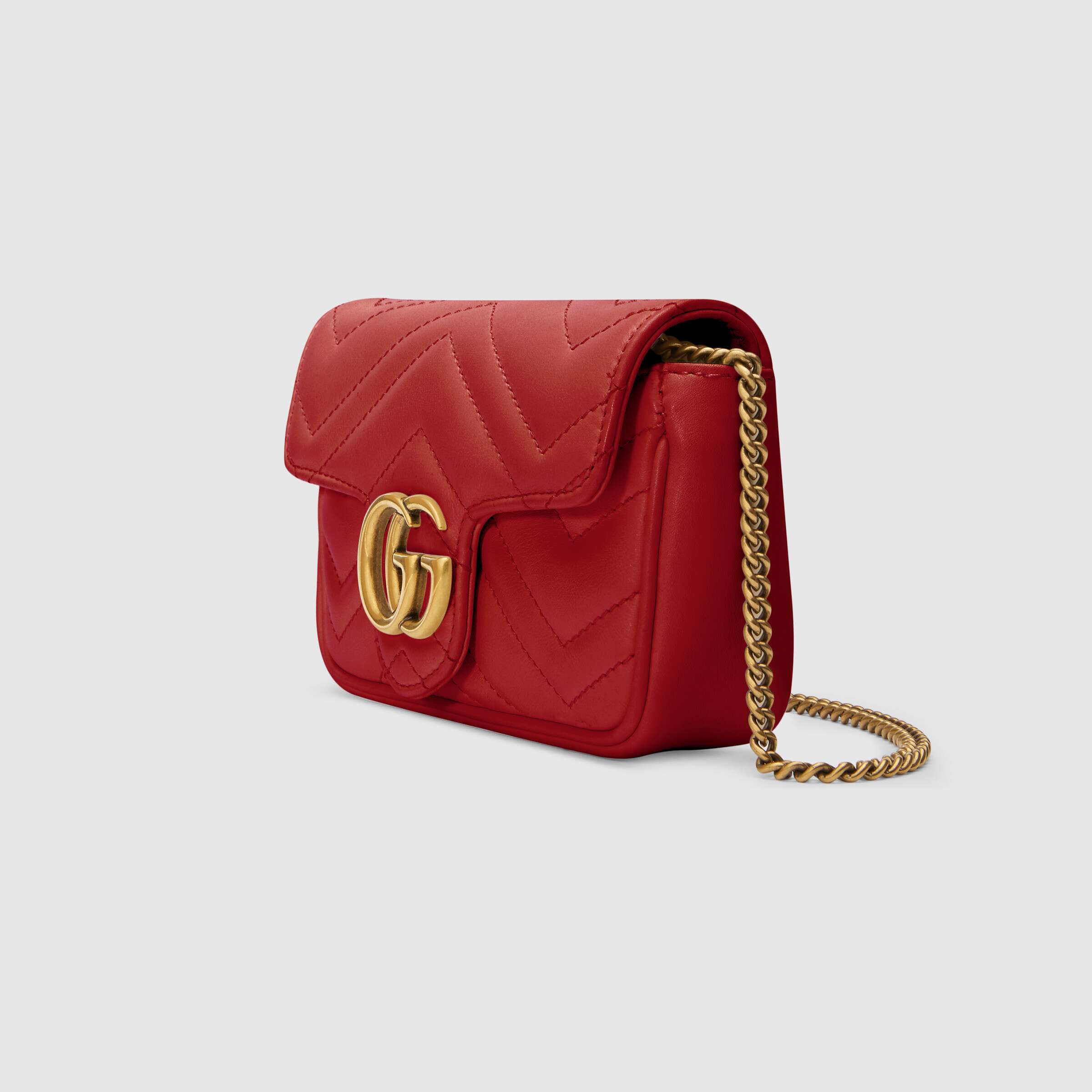 Gucci GG Marmont Matelassé Super Mini Bag in Red | Luxury Leather Crossbody Purse for Women | Perfect for Parties, Dates & Night Out