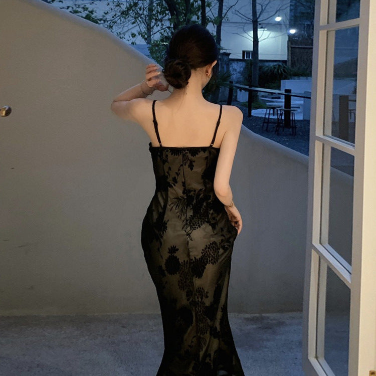 2023 Summer Retro Black Lace V-Neck Mermaid Dress for Women - Elegant Evening Gown for Parties, Weddings & Special Occasions