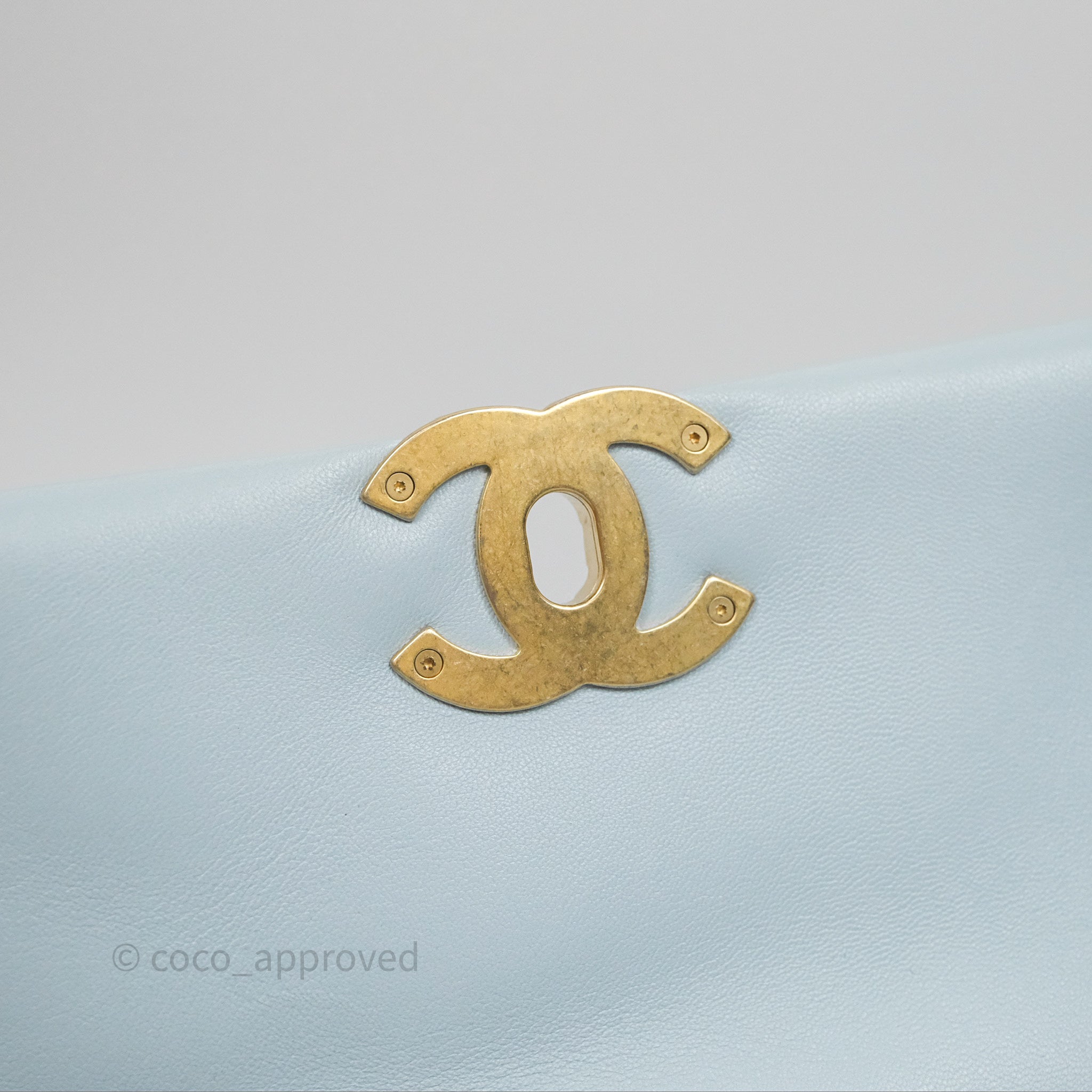 Chanel 19 Medium Flap Bag in Blue with Mixed Hardware - Luxury Designer Handbag for Women, Perfect for Work, Travel & Evening Events
