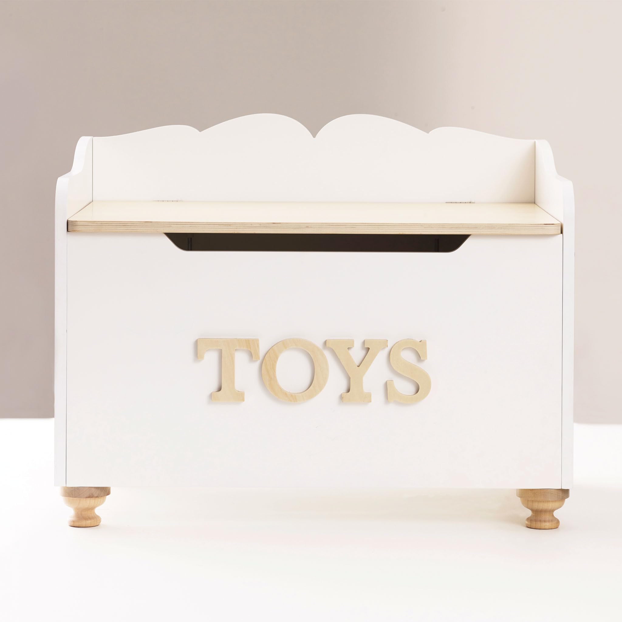 **Le Toy Van TV606 Large Wooden Toy Chest for Kids - Montessori Educational Storage, 68 x 43 x 53 cm, Holds Up to 50 kg, Soft-Close Hinges - Perfect for Nursery, Playroom & Bedroom Organization**