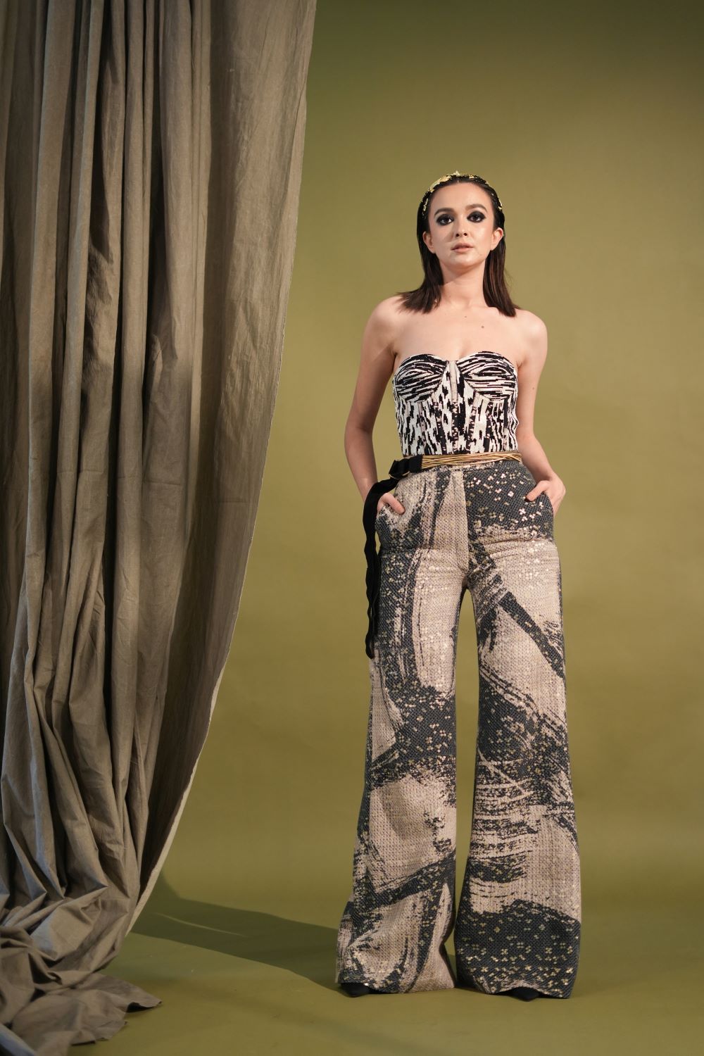 Elegant Black & White Stroke Print Corset with Glass Bead Embellishment - Perfect for Evening Parties, Weddings & Special Occasions
