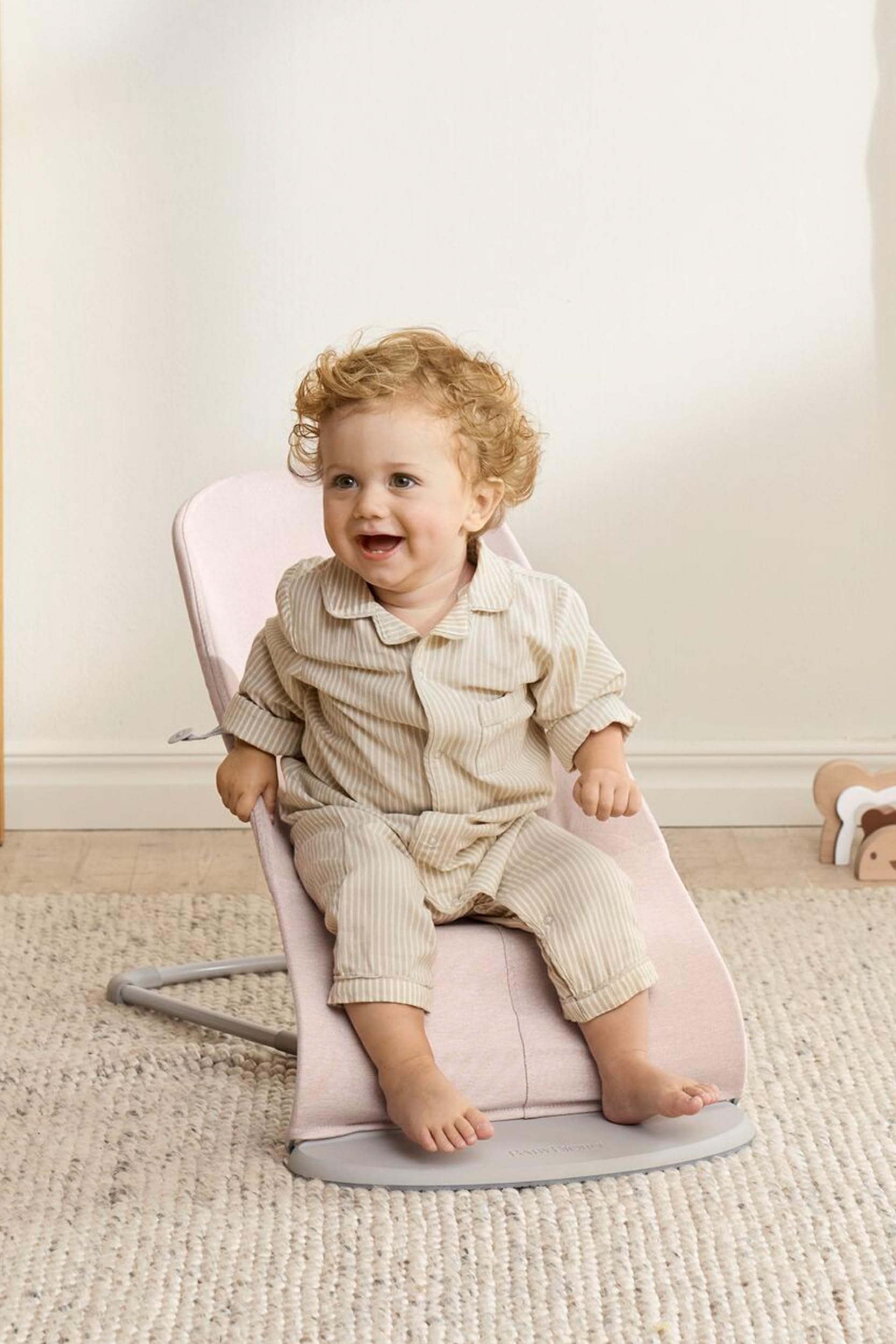 BabyBjörn Bouncer Bliss - Adjustable 2-in-1 Baby Bouncer & Toddler Chair (8-29 lbs) | 4 Position Reclining, Lightweight Portable Infant Seat in Light Pink Woven Melange | Perfect for Nursery, Travel & Playtime