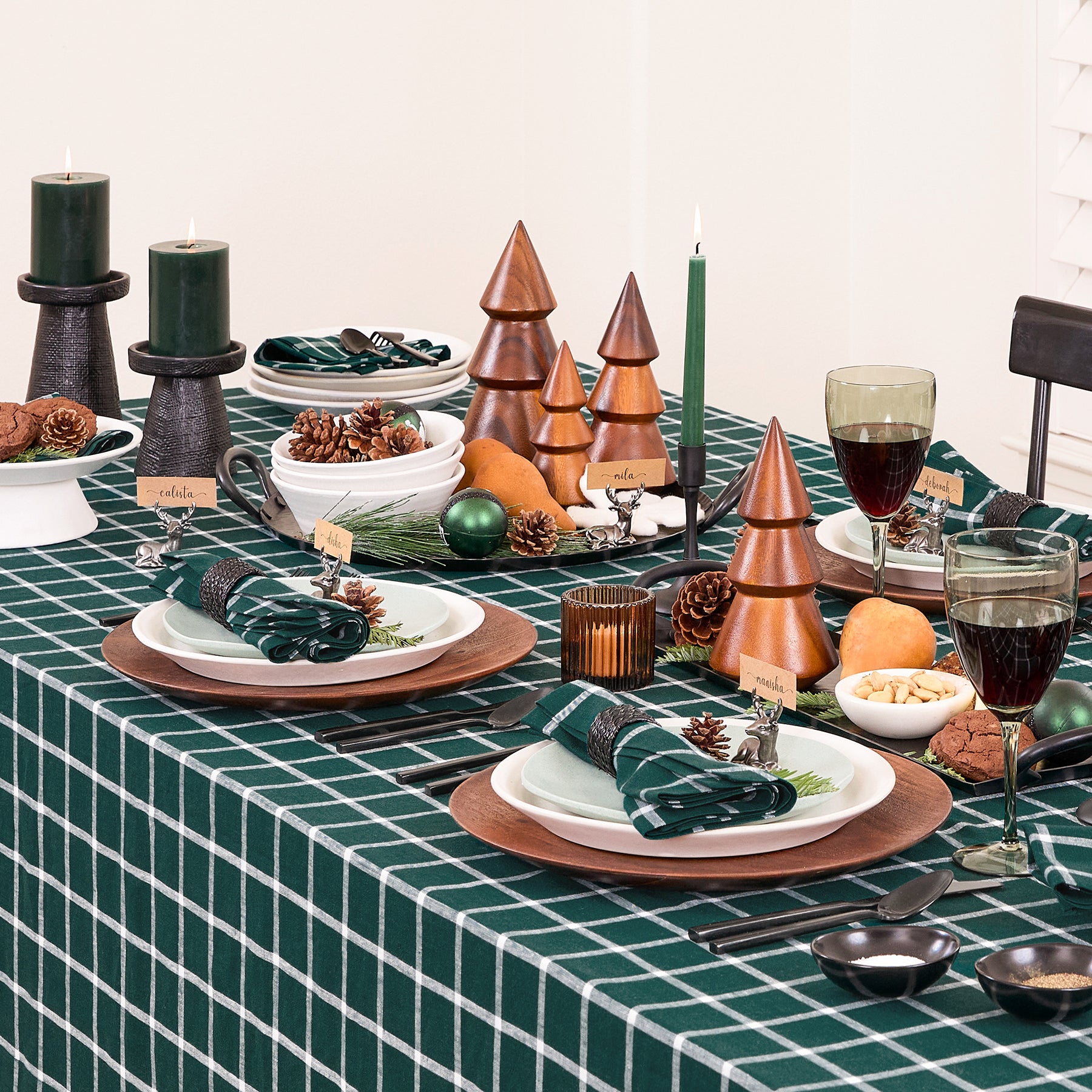 Stylish Windowpane Pattern Table Runner - Elegant Dining Table Decor for Holiday Dinners & Special Occasions