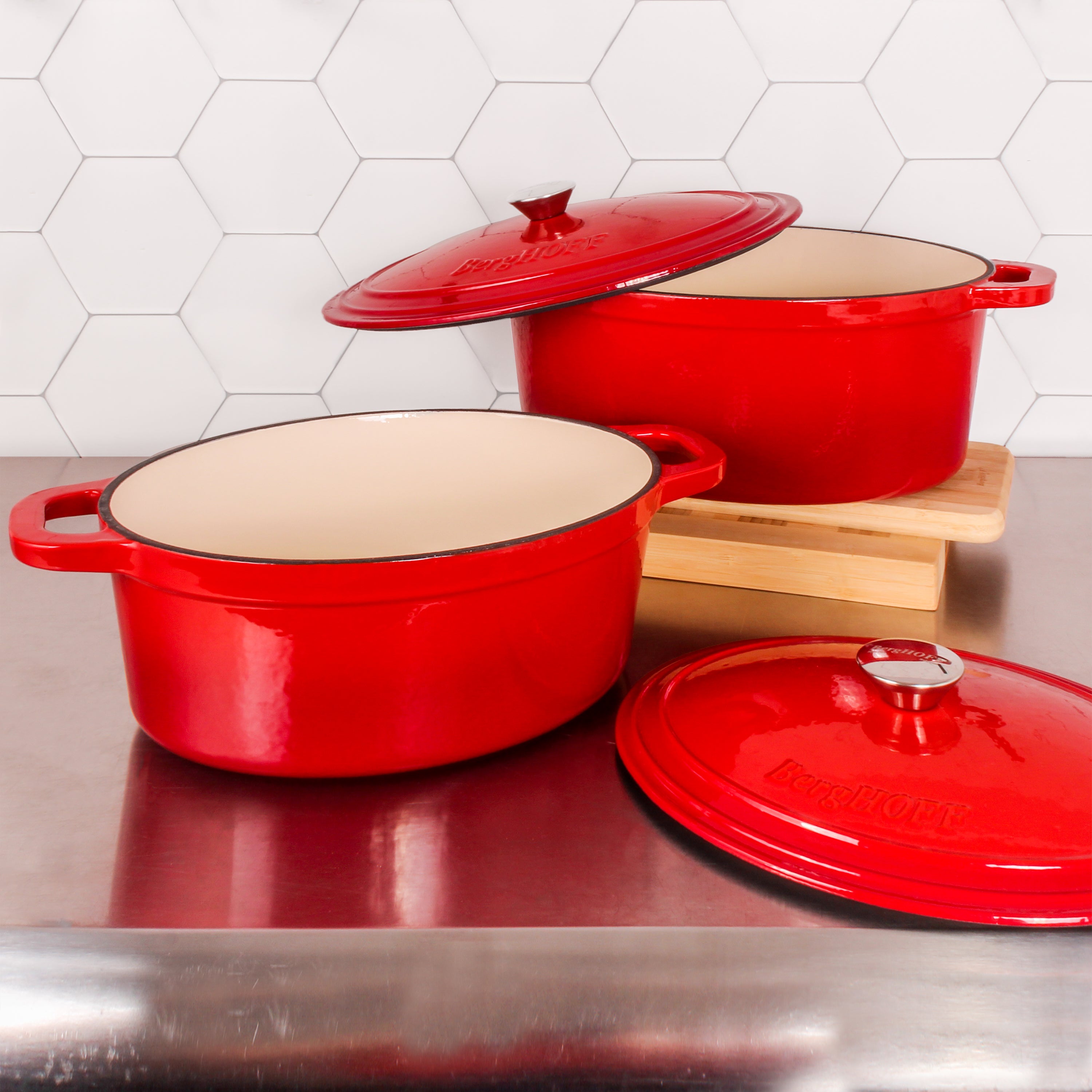 BergHOFF Neo 4-Piece Cast Iron Cookware Set - 5 Quart & 8 Quart Dutch Oven with Lid - Premium Red Enameled Cookware for Braising, Stewing & Baking - Perfect for Stovetop, Oven & Camping Cooking