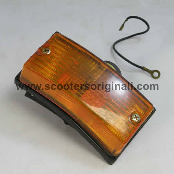 Vespa Turn Signal Unit Right Front for PE PX Stella Scooters - High-Quality Replacement Part for Enhanced Safety and Style | Perfect for Commuting, City Riding, and Vintage Scooter Restoration