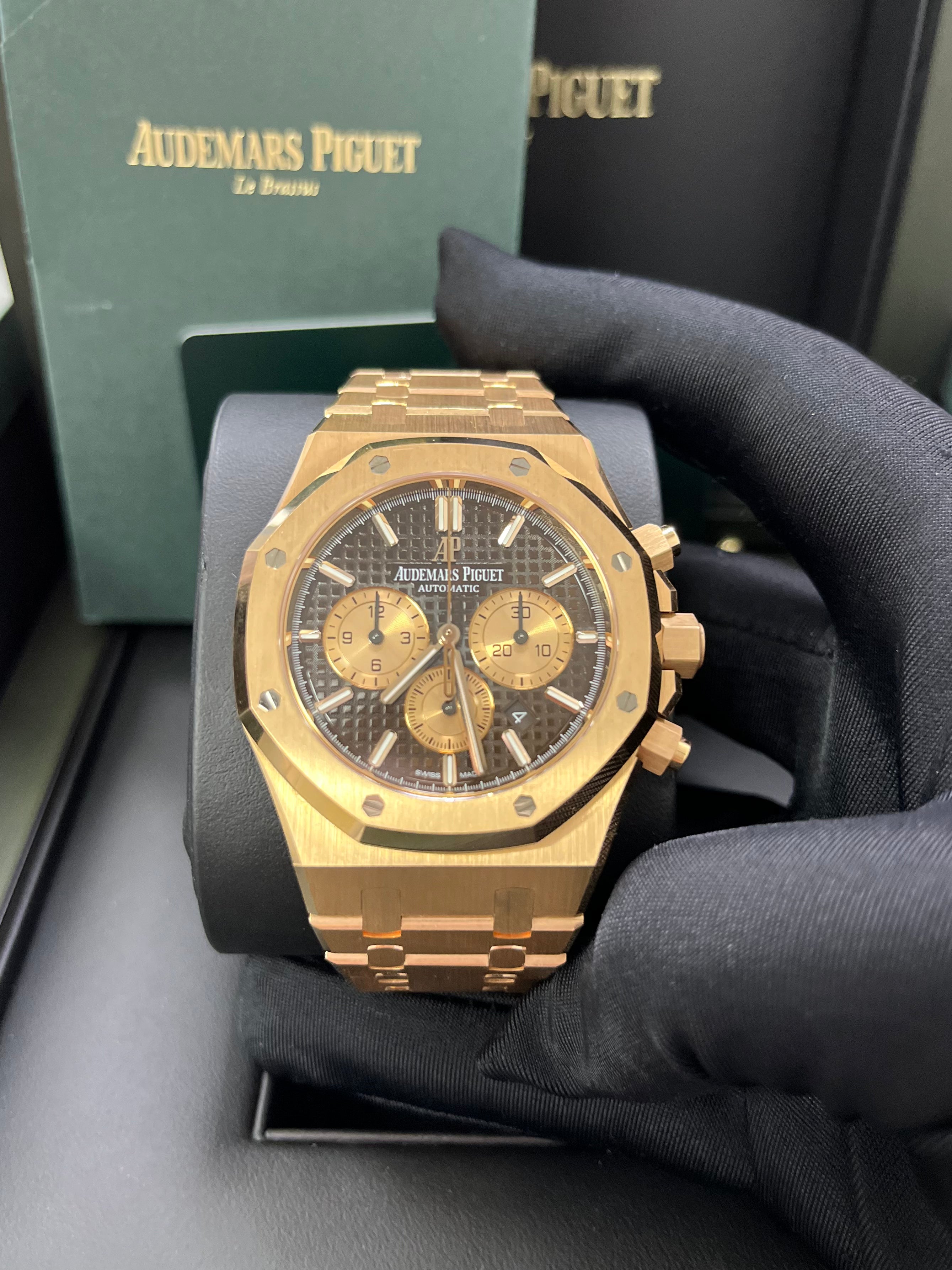 Audemars Piguet Royal Oak Selfwinding Chronograph Watch - 18K Rose Gold Case, Chocolate Dial with Rose Gold Subdials (Ref#26331OR.OO.D821CR.01) | Luxury Swiss Timepiece for Men, Perfect for Business Meetings & Formal Events