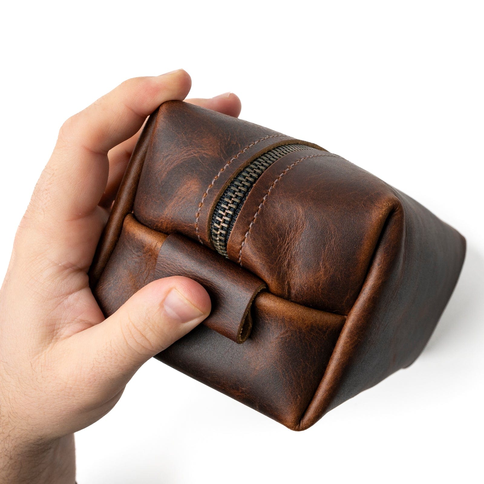 Premium Leather Toiletry Bag for Men & Women - Waterproof Travel Cosmetic Organizer - Perfect for Gym, Business Trips & Vacation Essentials