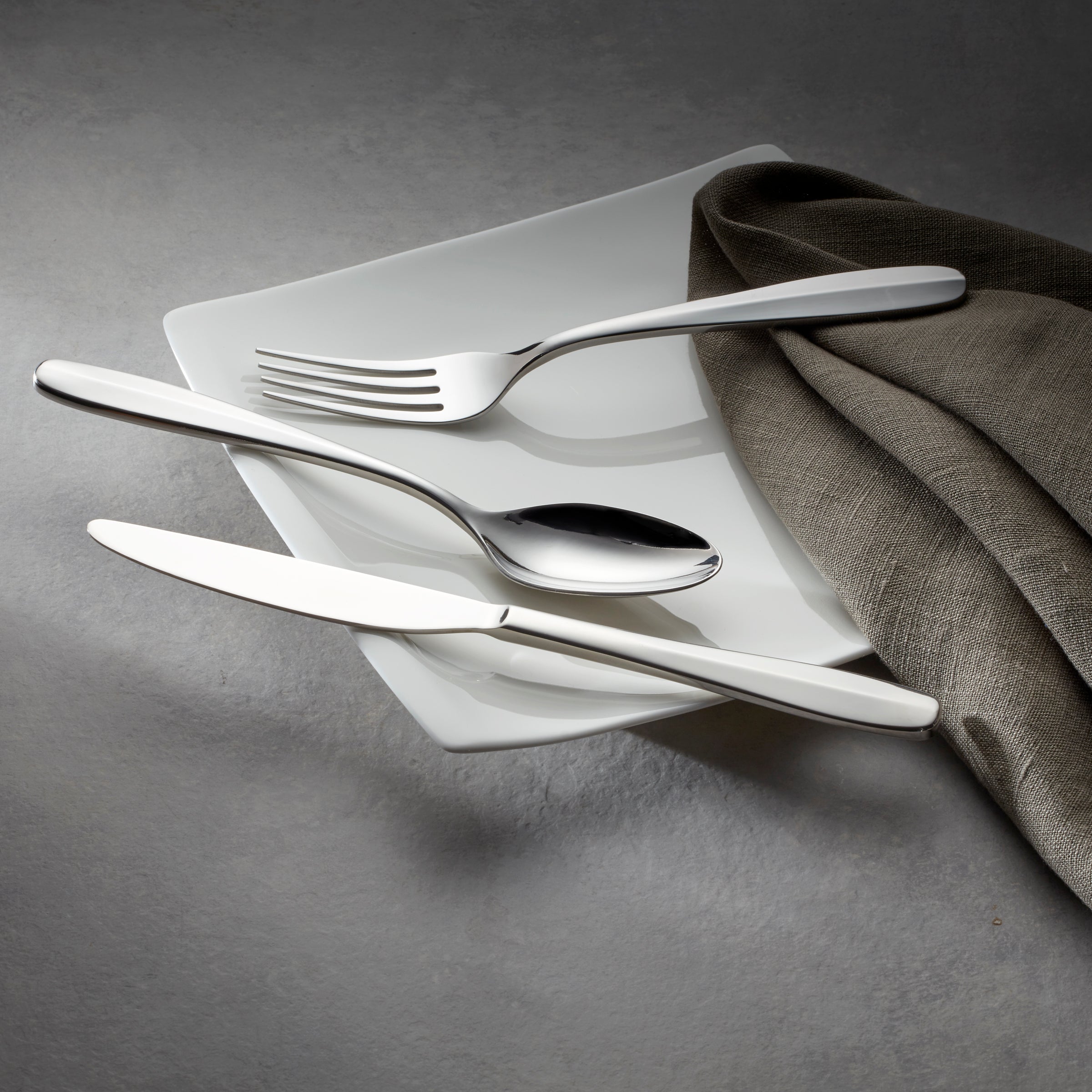 Premium Oakwood 20-Piece Stainless Steel Flatware Set - Elegant Silverware for Dining, Kitchen & Entertaining - Perfect for Dinner Parties, Weddings & Everyday Use
