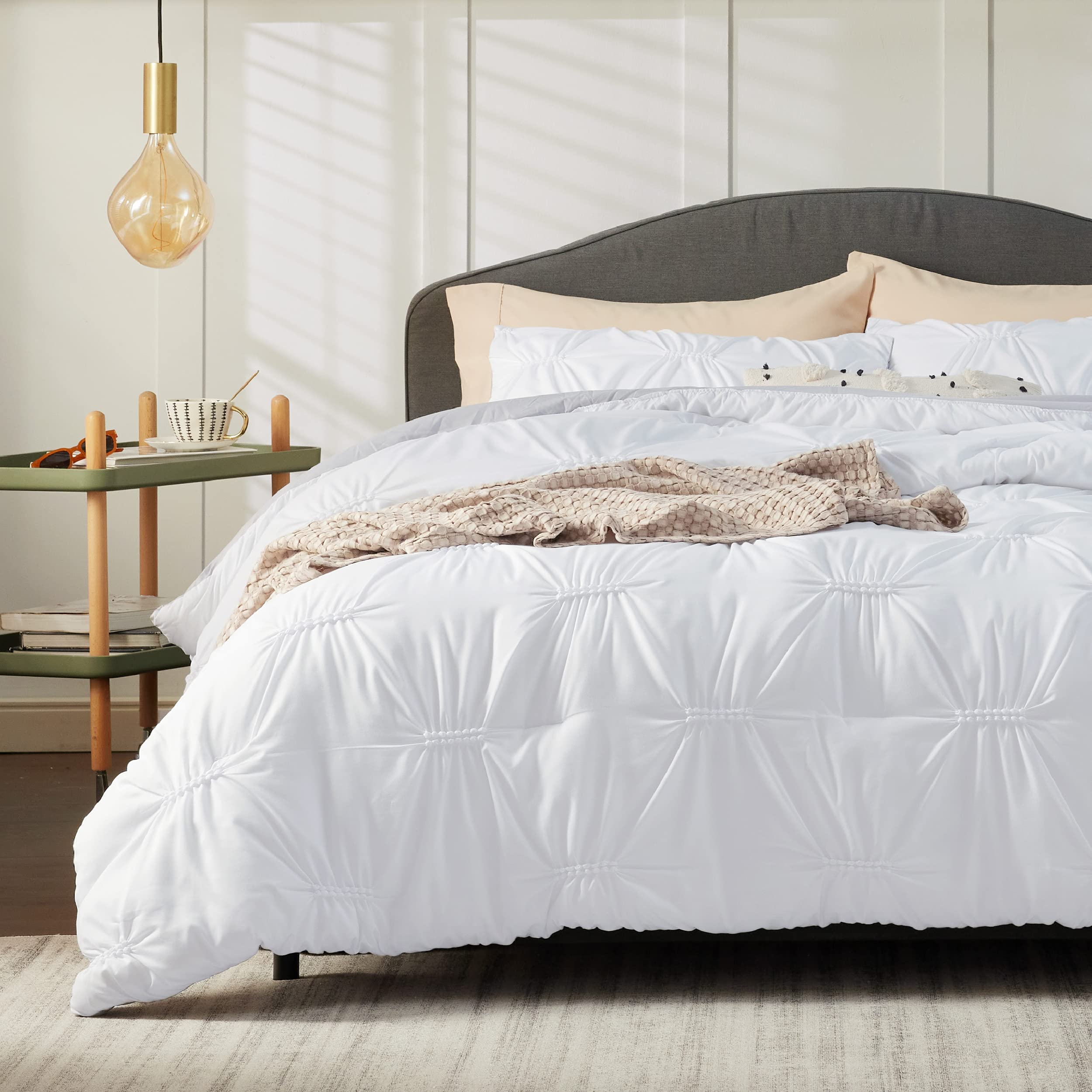 Bedsure Queen Comforter Set - 3 Piece White Floral Pinch Pleat Bedding Set with Luxury Comforter & 2 Pillow Shams, Soft Lightweight 3D Pintuck Design for Kids & Adults - Perfect for Bedroom Decor, Guest Rooms & Cozy Sleep