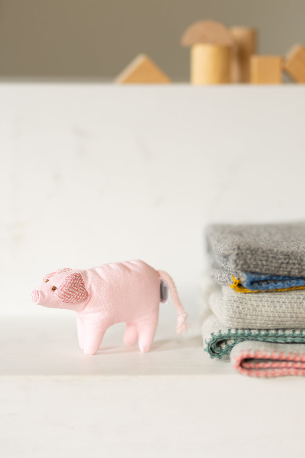 Mini Piglet Rattle Toy - Cute Baby Shower Gift & Newborn Sensory Toy for Early Learning & Development - Perfect for Playtime, Teething & Nursery Decor