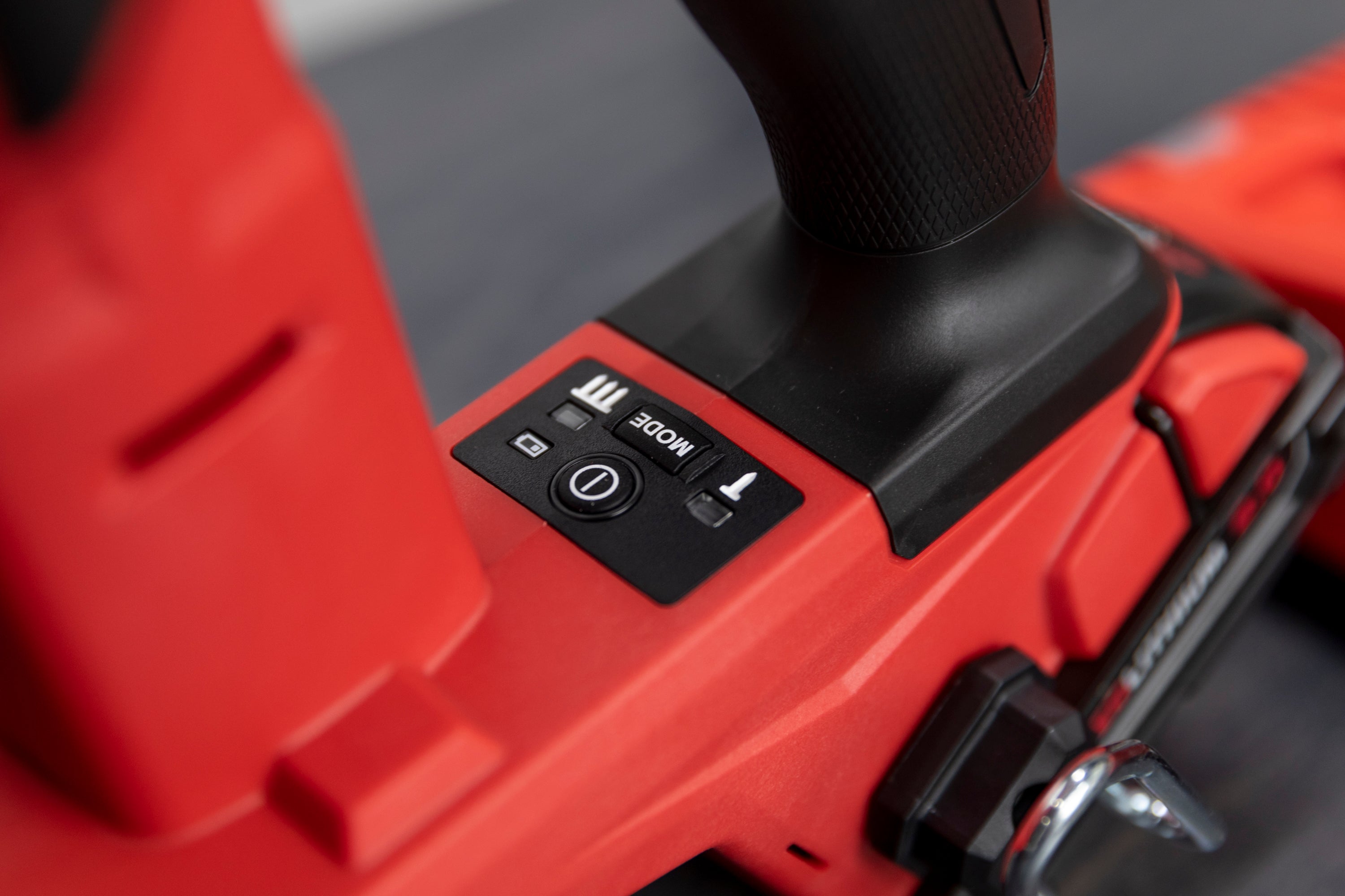 Milwaukee M18 FUEL 18GA 1/4