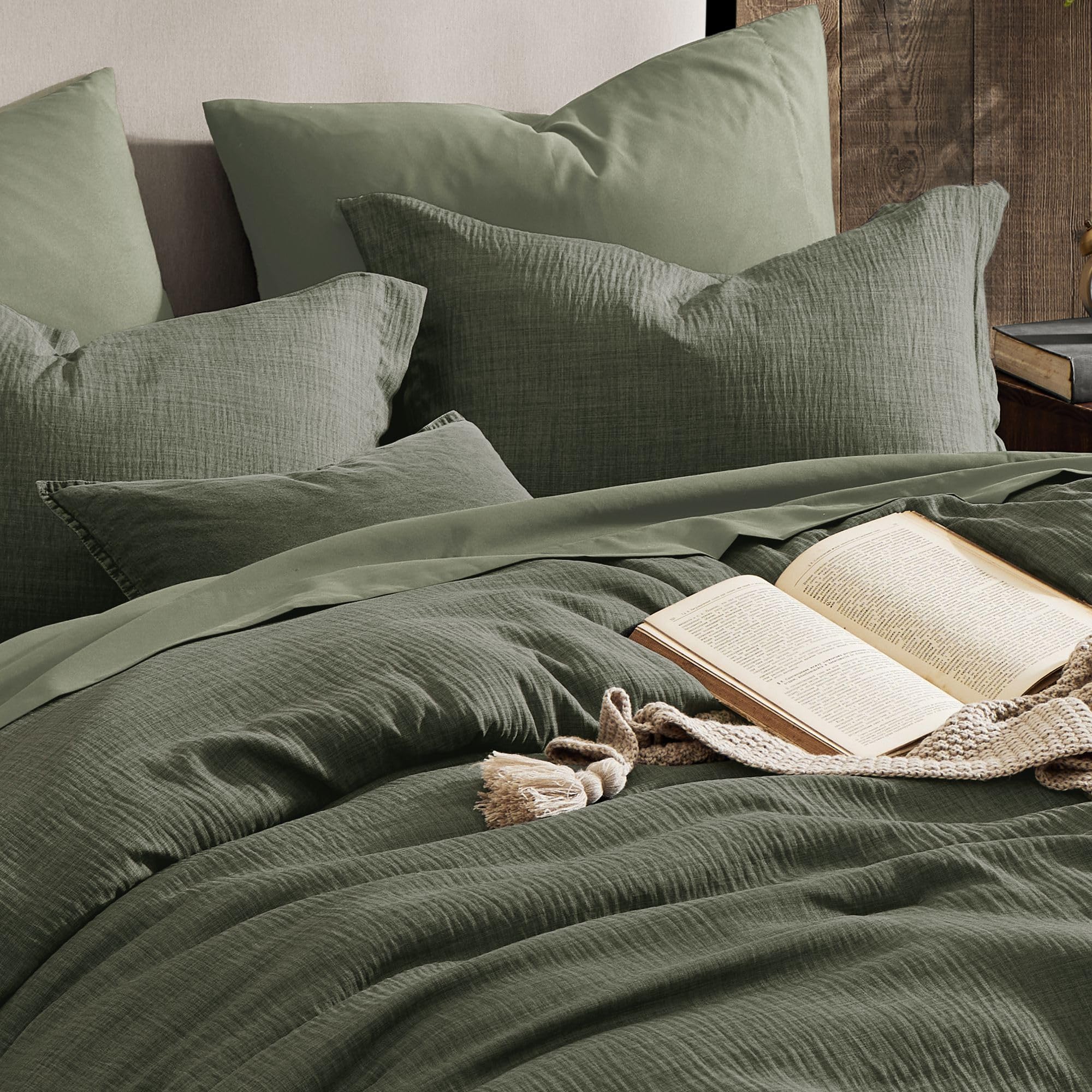 Geniospin Dark Olive Green Queen Comforter Set - 7 Piece All Seasons Bedding Set with Textured Comforter, Sheets & Pillowcases | Soft & Breathable for Cozy Sleep | Perfect for Master Bedroom, Guest Room & Dorm Decor