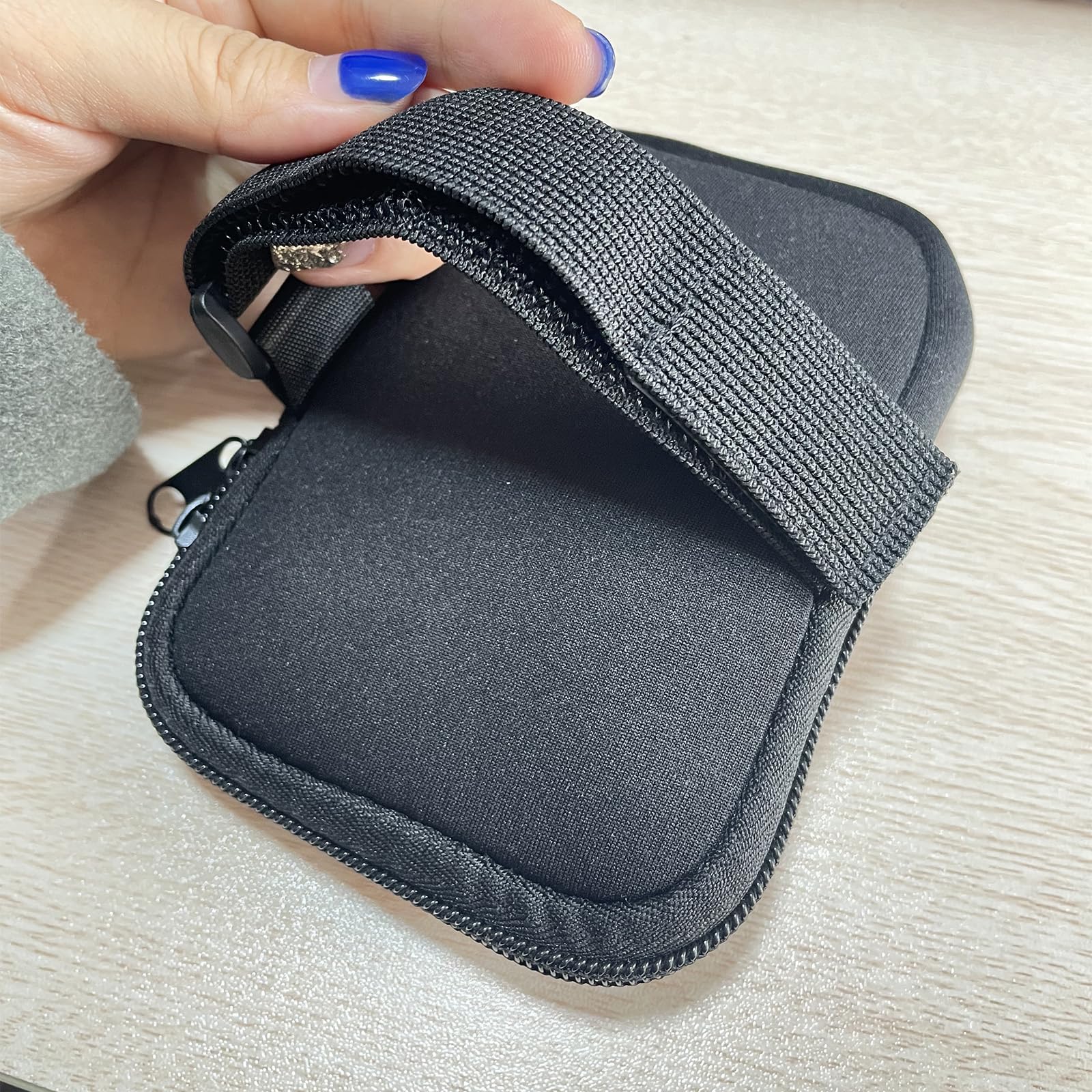 Adjustable Zippered Wristband Waist Pouch for Running, Jogging & Hiking - Secure Arm Wallet for Men & Women - Perfect for Keys, Coins & Cards During Outdoor Sports & Travel Activities