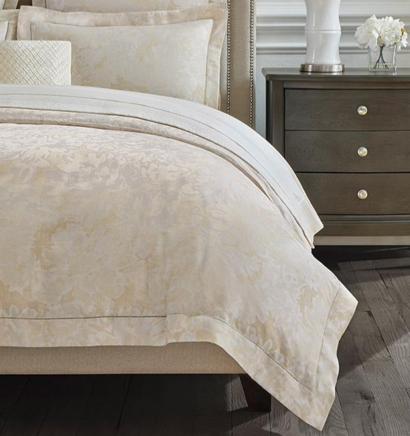 Luxury Petalo Duvet Cover Set - Soft & Breathable Bedding for All Seasons - Perfect for Master Bedroom, Guest Room & Hotel Decor