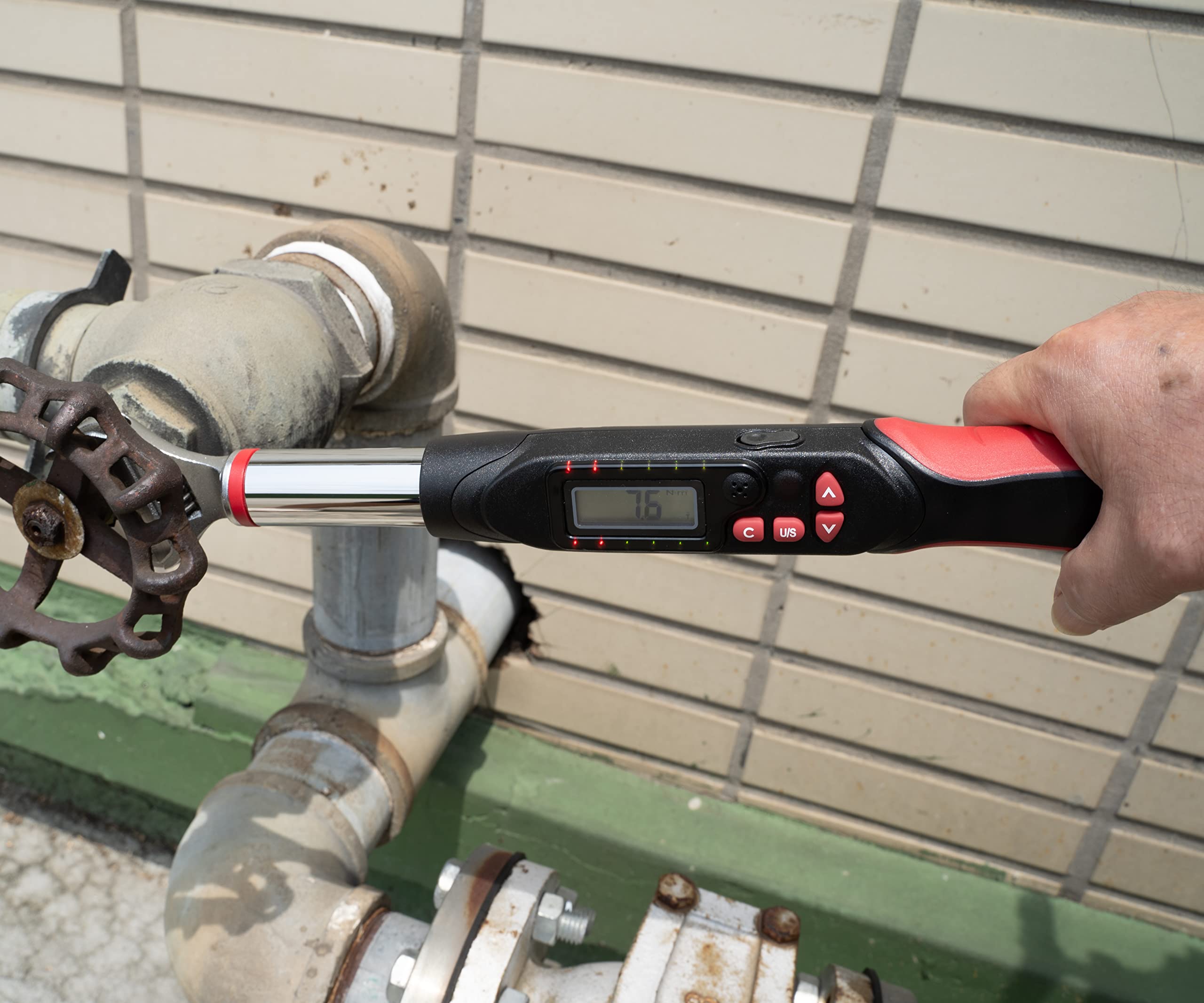 Professional Torque Wrench WEA08-135CN - 5-99.5 ft-lb Torque Range, 5-26mm Adjustable Jaw, Target Torque Setting with Buzzer & LED Alerts, Large LCD Display - Perfect for Automotive Repair, Bike Maintenance & Mechanical Engineering Projects