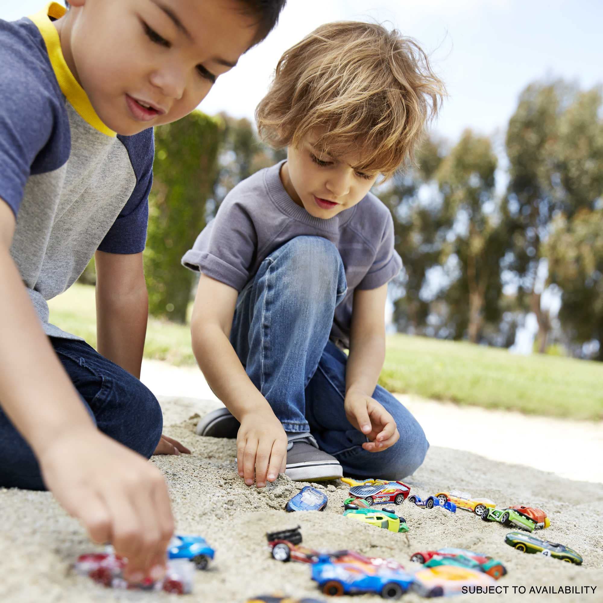 Hot Wheels 50-Piece Car Set - Random Miniature Toy Cars for Kids, 1:64 Scale with Realistic Details & 10-Piece Bonus Set - Perfect for Playtime, Collecting & Gift Giving
