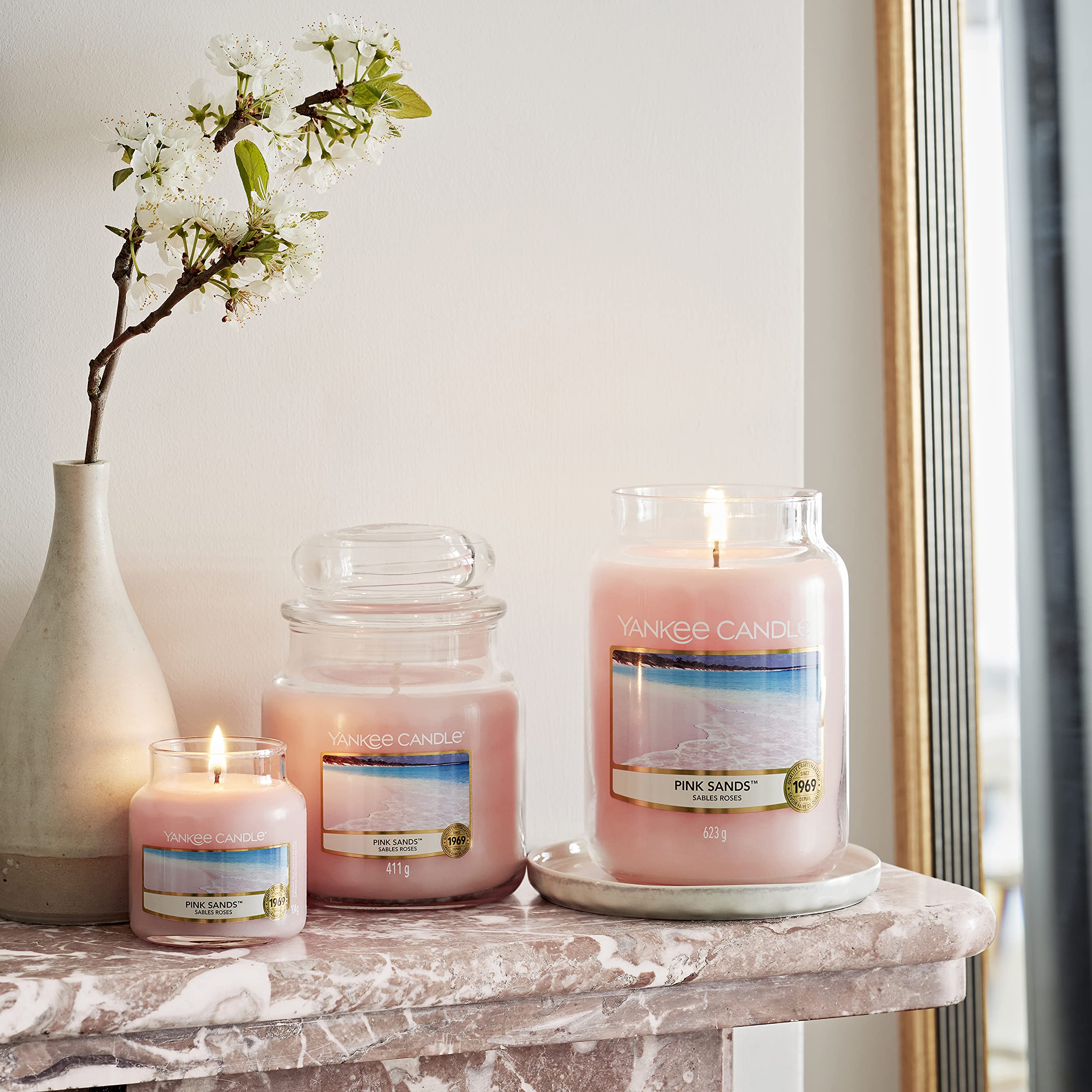 Yankee Candle Pink Sands 3.7-Oz Jar Candle - Small Scented Candle for Home, Bathroom & Relaxation | Long-Lasting Fragrance for Aromatherapy & Stress Relief