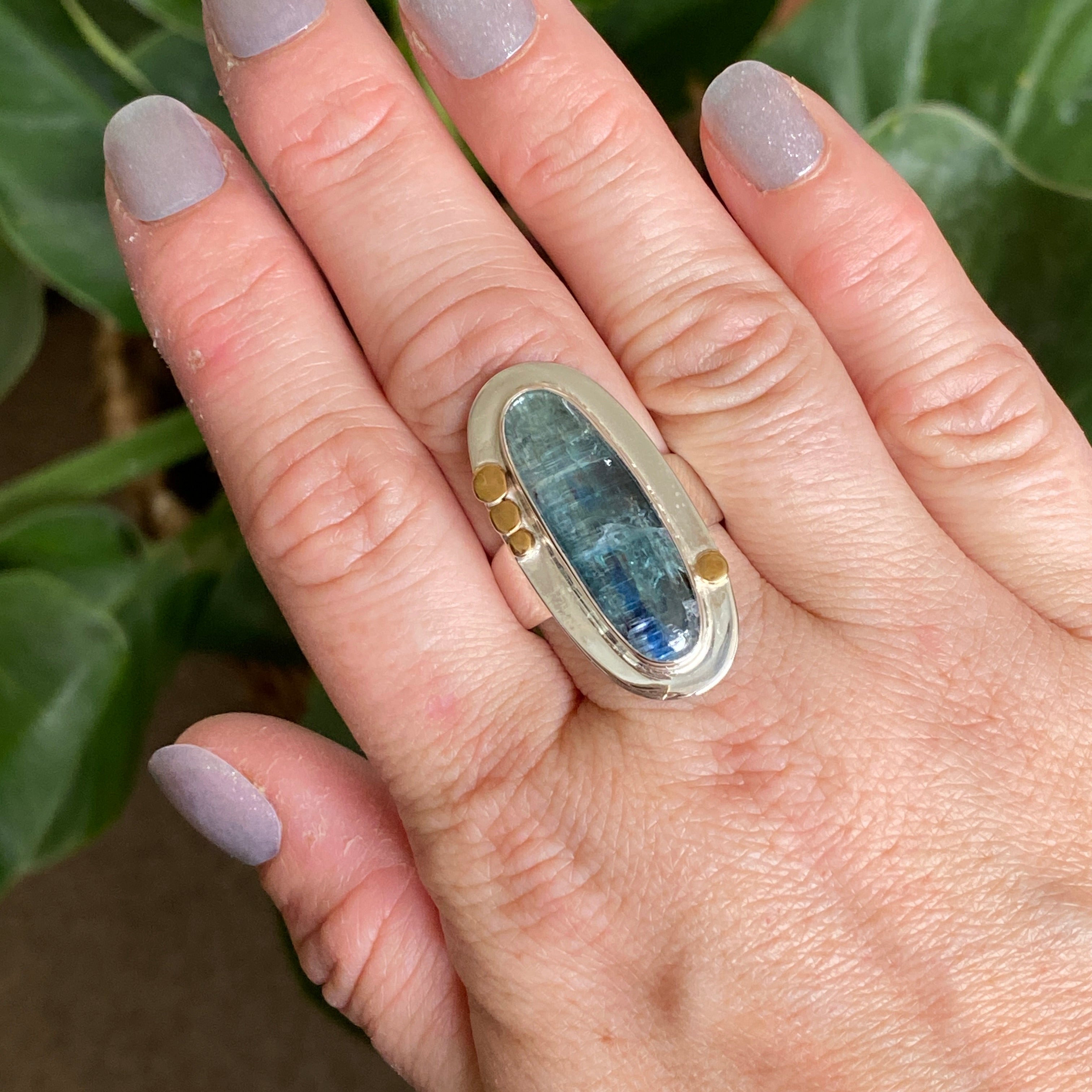 Green Kyanite Oval Cabochon Ring with Brass Detailing - Size 9.5 - KRGJ3292 - Perfect for Boho Jewelry, Spiritual Healing & Everyday Fashion Accessories