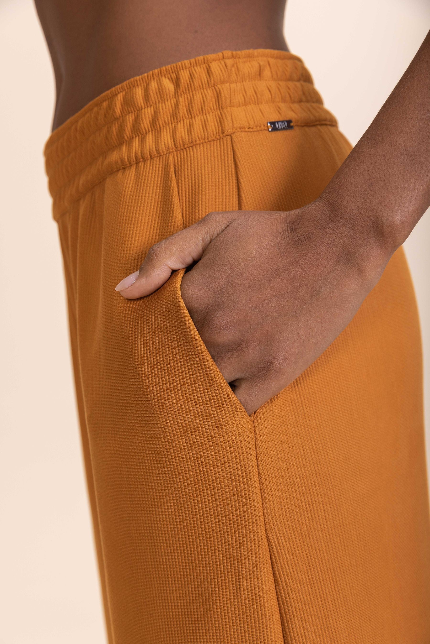 Sleek High-Waist Yoga Pants for Women - Stretchy Comfortable Workout Leggings - Perfect for Gym, Running, and Lounge Wear