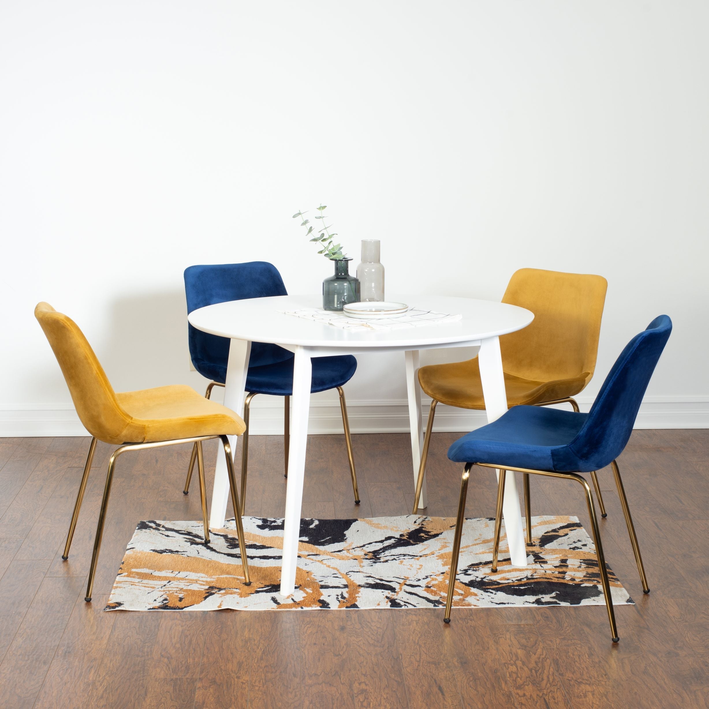 Roundhill Furniture Aufurr Contemporary 5-Piece White Round Dining Table Set with 4 Chairs - Perfect for Small Spaces, Breakfast Nooks & Modern Kitchens
