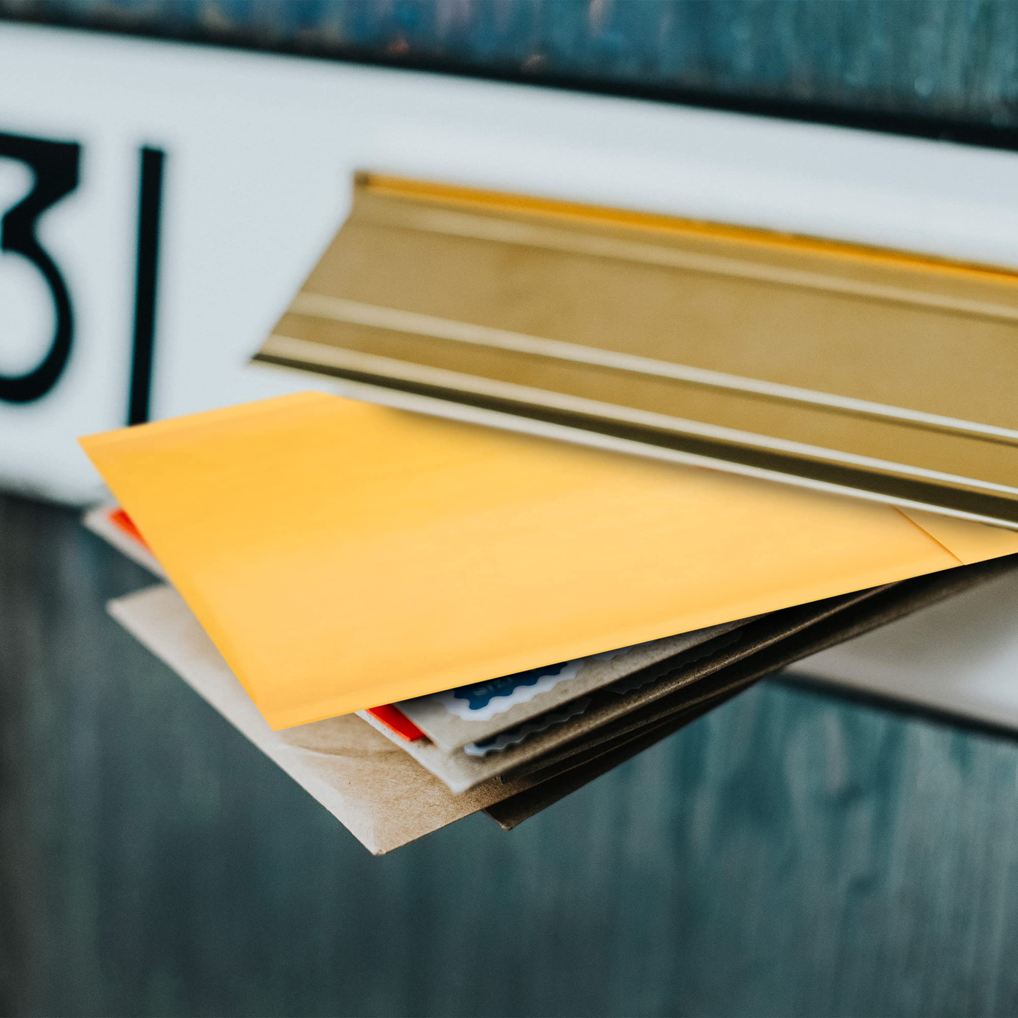 ABC PACK & SUPPLY 8.5x13 Inch Kraft Bubble Mailers - 400 Pack Yellow Self-Seal Padded Envelopes with Bubble Cushioning & Self-Adhesive Tape | Perfect for Shipping Small Items, Ecommerce Packages, Documents & Gifts