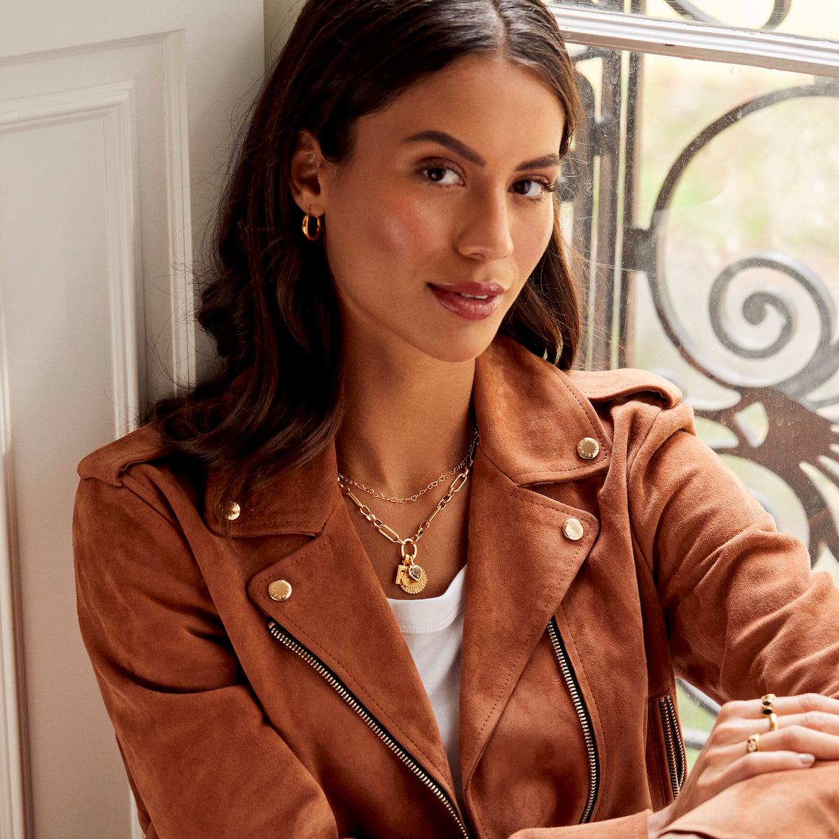 Green Amethyst Compass Coin Pendant Necklace - Elegant Jewelry for Women, Perfect for Outdoor Adventures & Nature-Themed Parties
