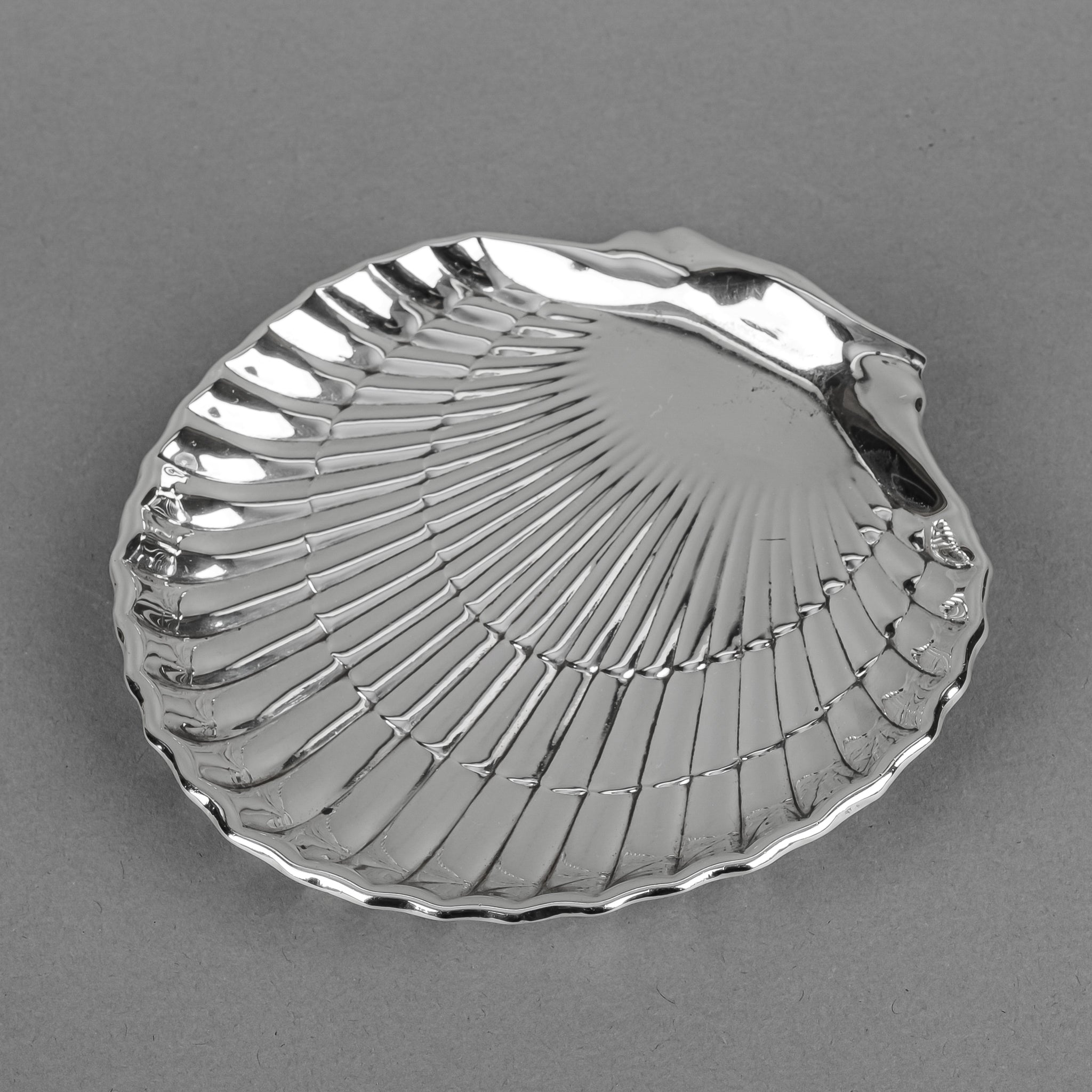 Sterling Silver Footed Shell Dish - Elegant Home Decor for Jewelry, Keys & Trinkets - Perfect for Bathroom, Dresser & Gift Giving