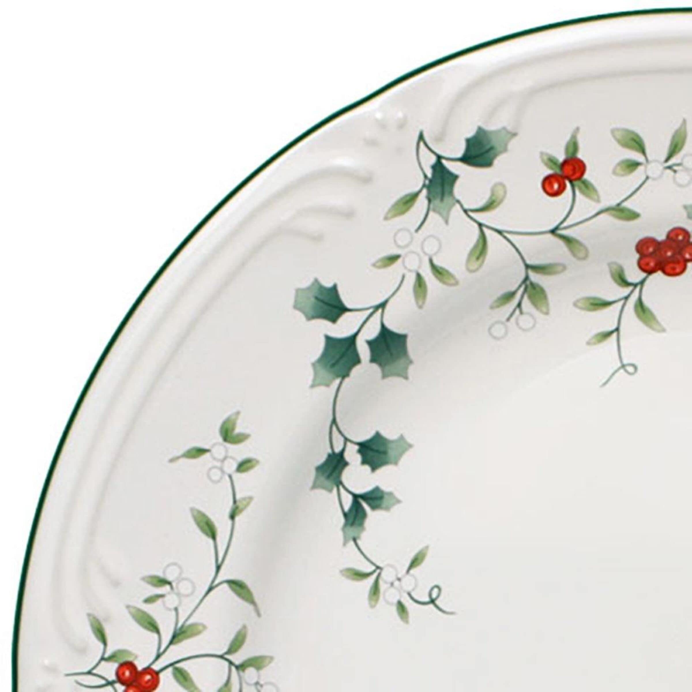 Pfaltzgraff Winterberry 10.5-Inch Dinner Plates Set of 4 - White Ceramic Plates for Holiday Dining & Entertaining - Perfect for Christmas, Thanksgiving & Family Gatherings