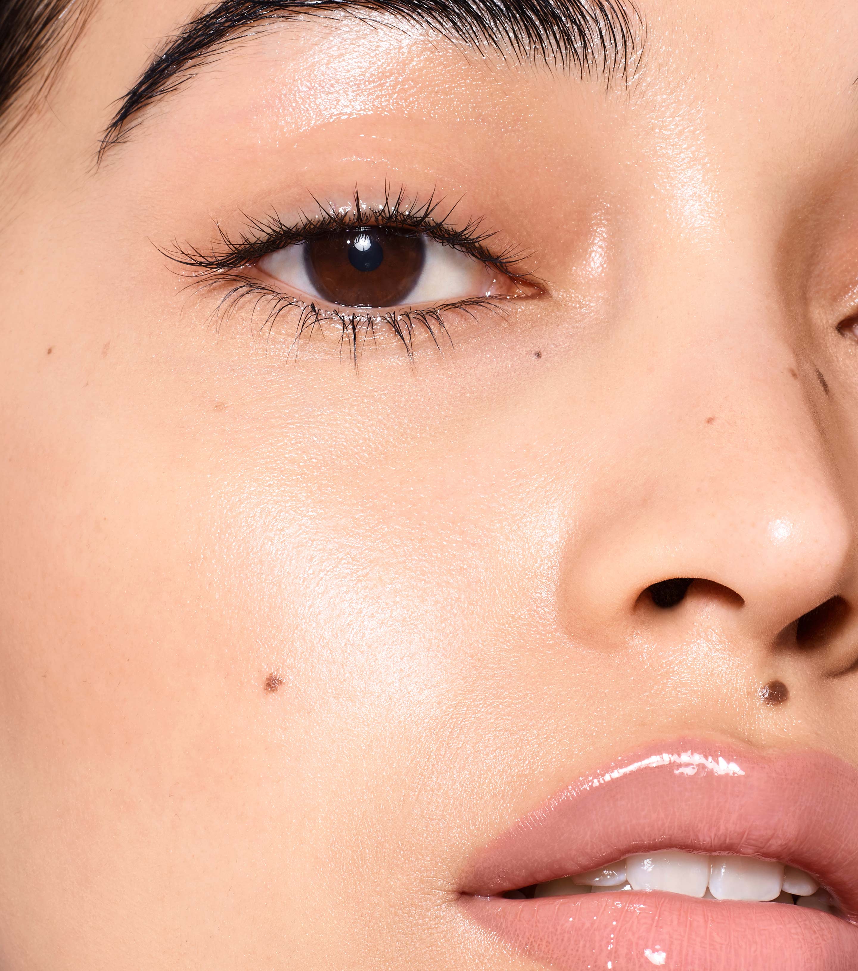Vital Skin Foundation Stick - Atelier III | Long-Lasting, Full Coverage Makeup for Flawless Skin | Perfect for Everyday Wear & Special Occasions