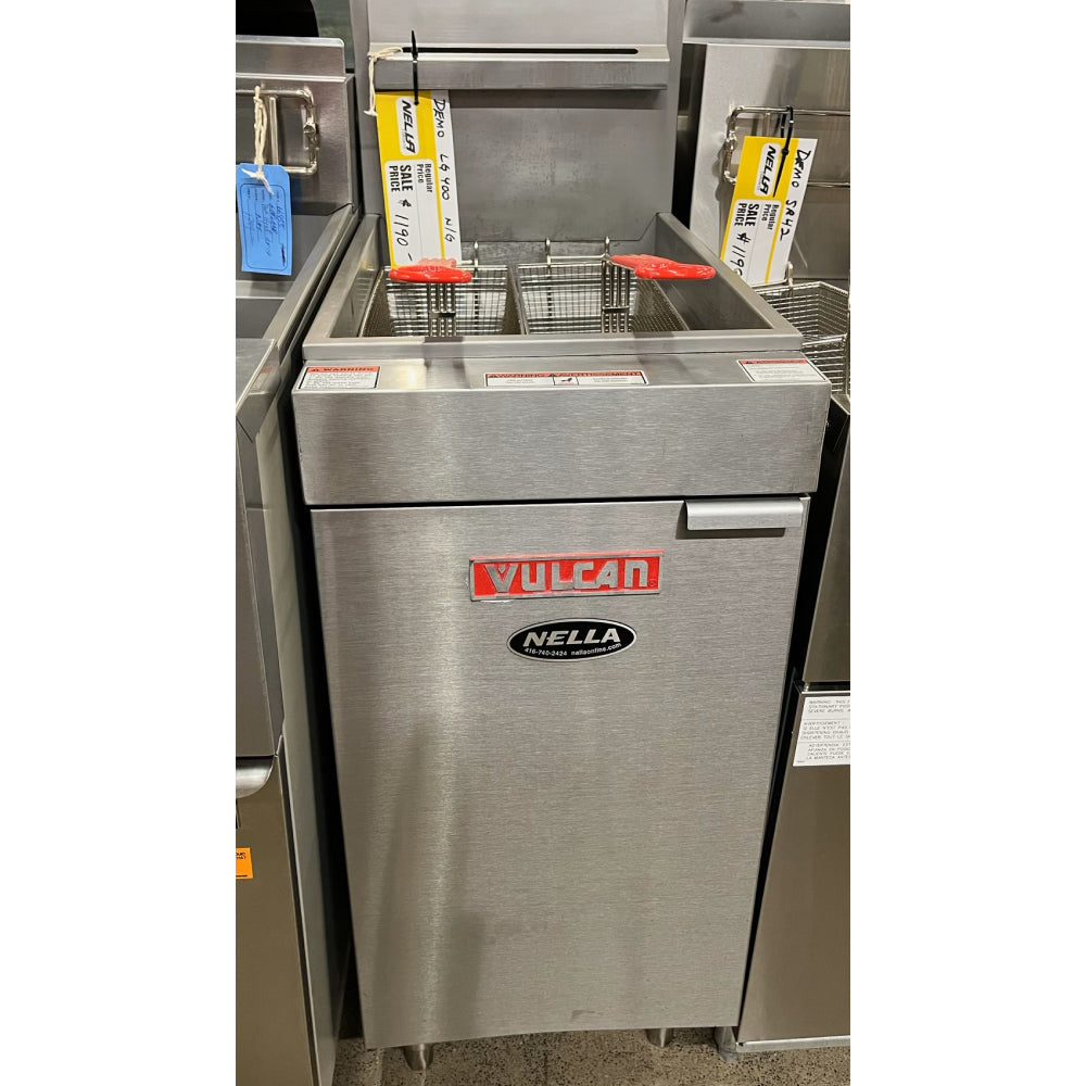 Vulcan LG400 45-50 Lb. Natural Gas Commercial Floor Fryer - 120,000 BTU High Capacity for Restaurants, Catering & Food Trucks