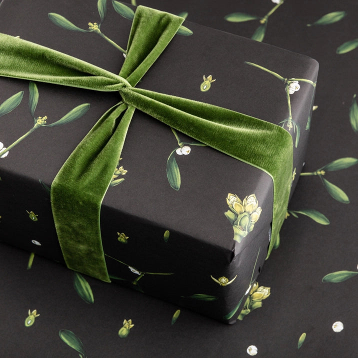 Premium Mistletoe Black Christmas Gift Wrapping Paper - Elegant Holiday Present Wrap for Gifts, Parties & Festive Decorations