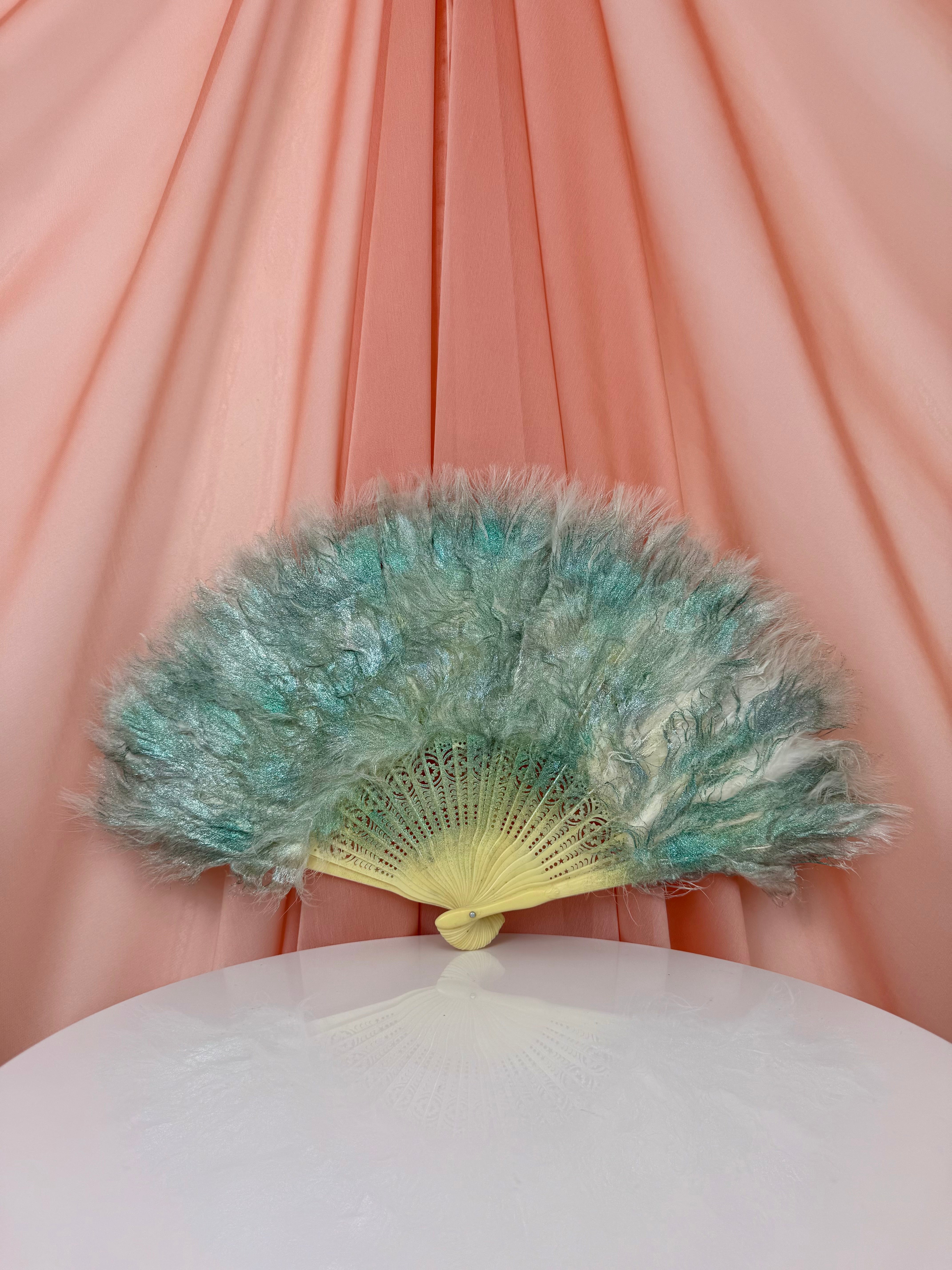 Elegant Feather Fan - Ready to Wear Fashion Accessory for Parties, Weddings & Costumes | Lightweight & Stylish Handheld Fan for Women