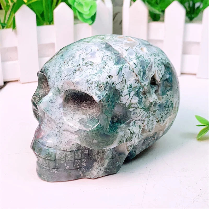 Natural Moss Agate Skull Carving - Handmade Mini Crystal Statue Figurine for Home Decor, Witchcraft Altar, Halloween Decoration & Spiritual Gift (1 Piece, 826g) - Perfect for Meditation Spaces, Gothic Decor & Unique Gift Giving