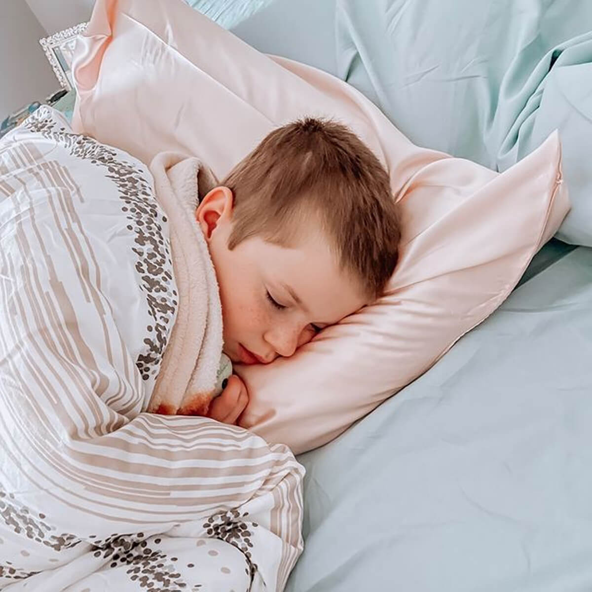 23mm 6A+ Mulberry Silk Pillowcase for Crib & Toddler Bed - Hypoallergenic, Breathable & Soft Baby Silk Pillow Cover for Healthy Sleep & Skin Protection