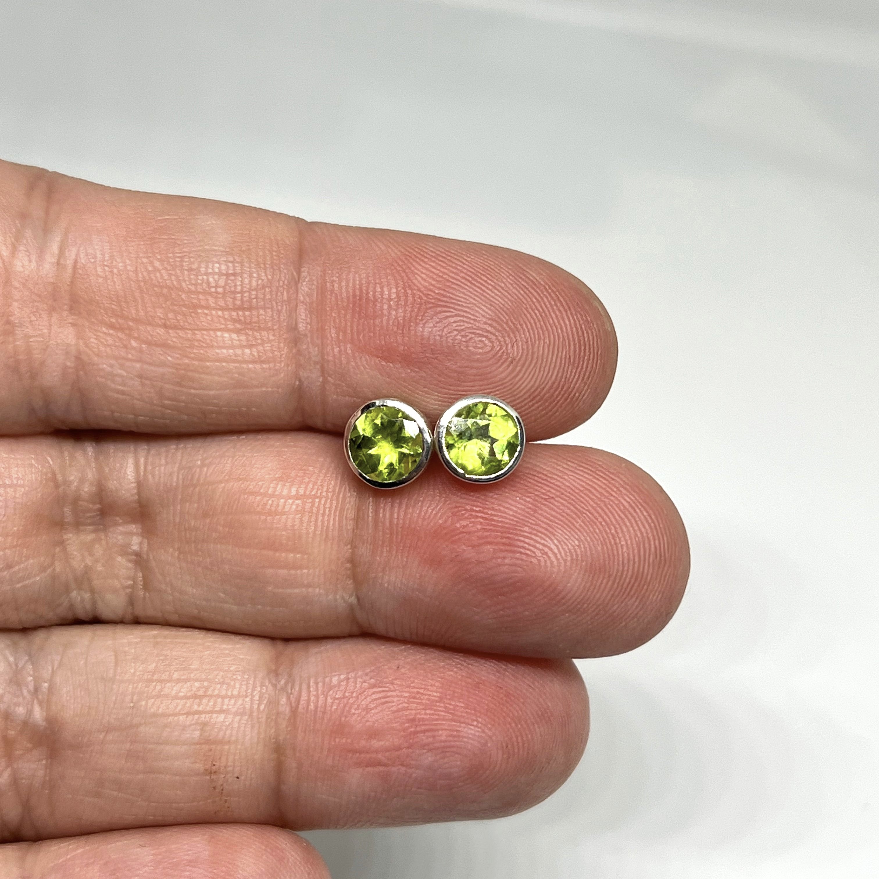 Round Faceted Gemstone Bezel Set Stud Earrings PSE003 - Elegant Jewelry for Women, Perfect for Parties, Weddings & Everyday Wear