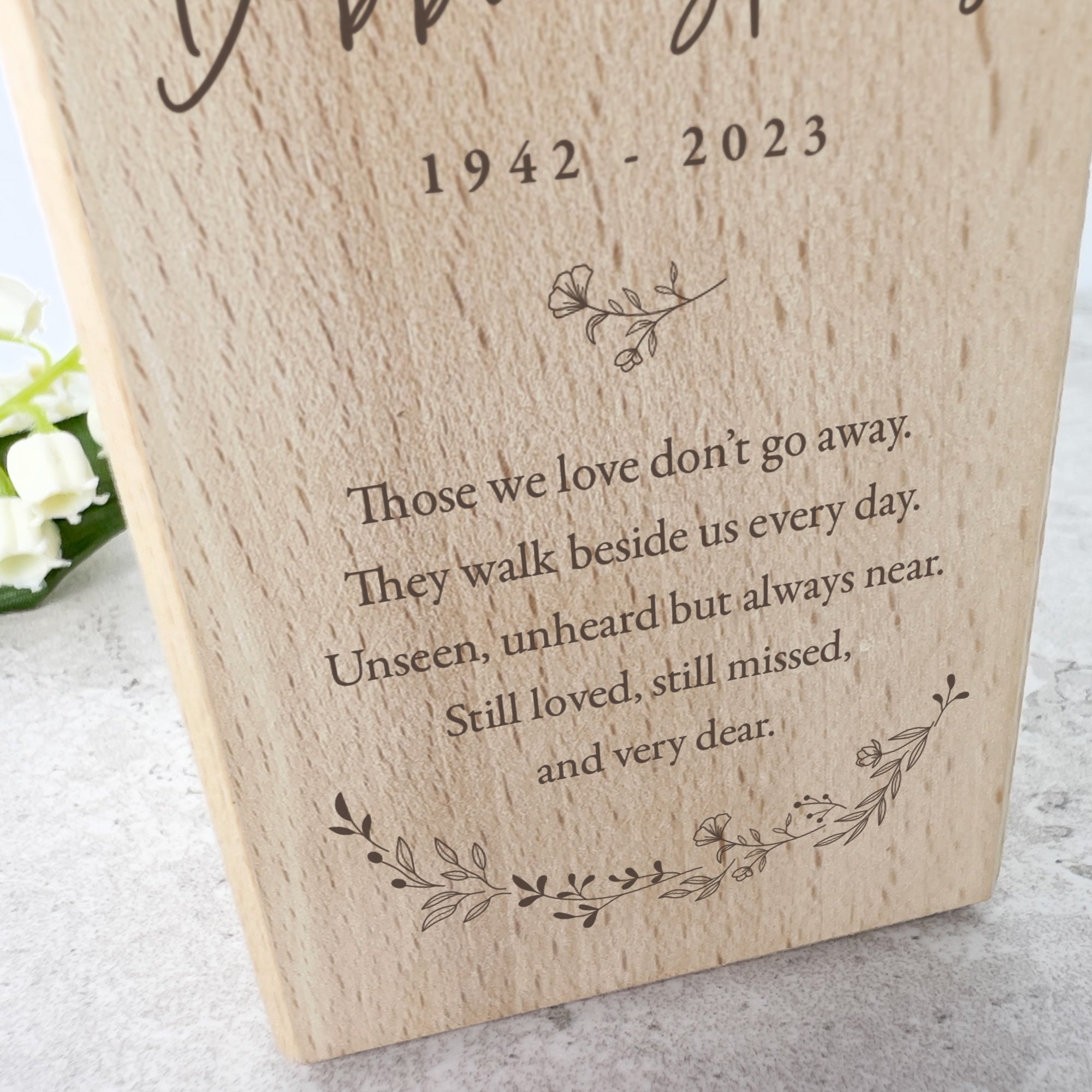 Personalized Solid Wood Memorial Wreath Tea Light Holder - 2 Sizes for Home Decor, Memorial Services & Candle Displays