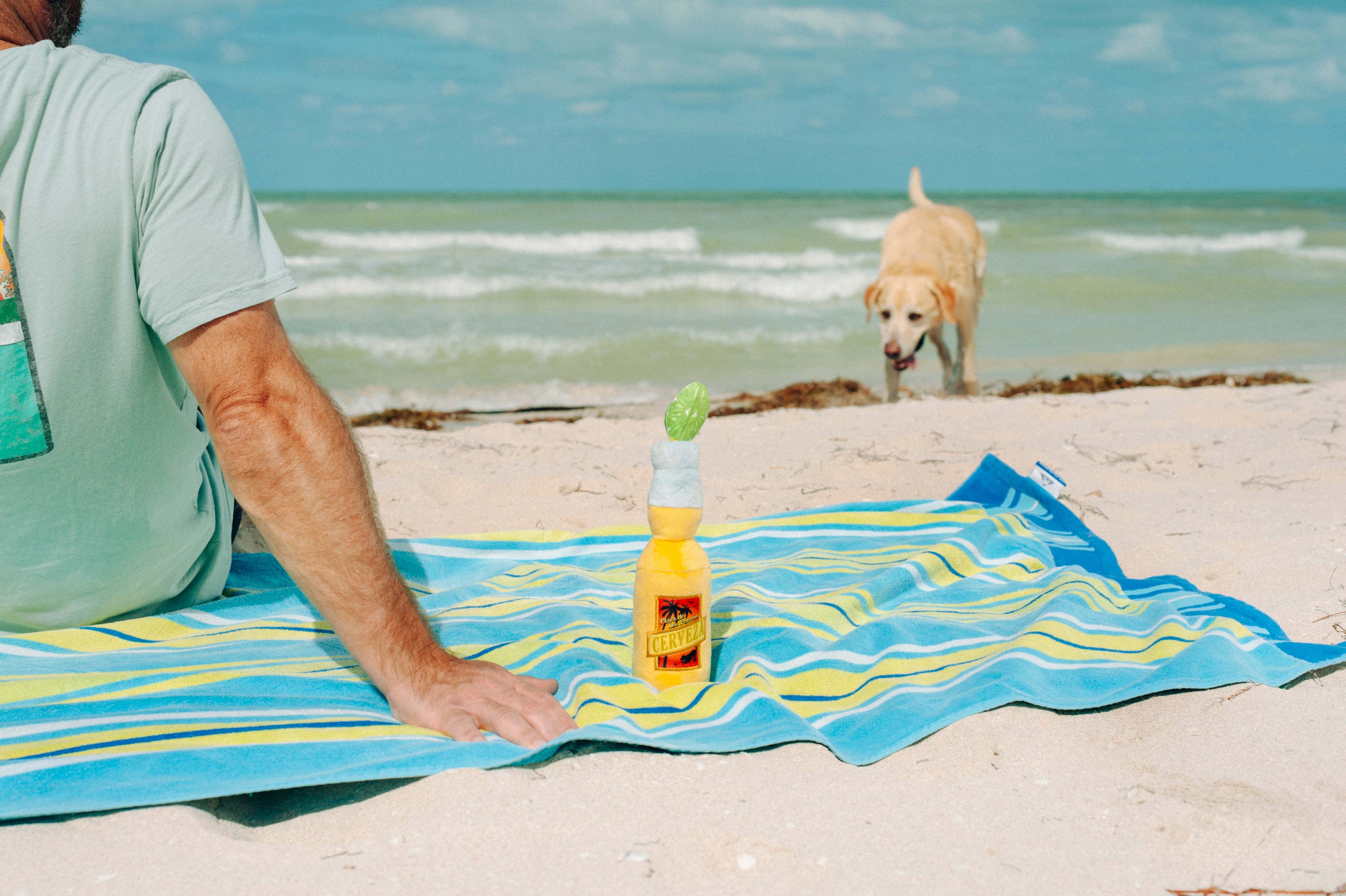 Tropical Paradise™ Dog Plush Toy - La Cerveza Tropical Beer-Shaped Chew Toy for Dogs | Durable & Soft Pet Play Toy for Small, Medium & Large Breeds | Perfect for Playtime, Training & Cuddling