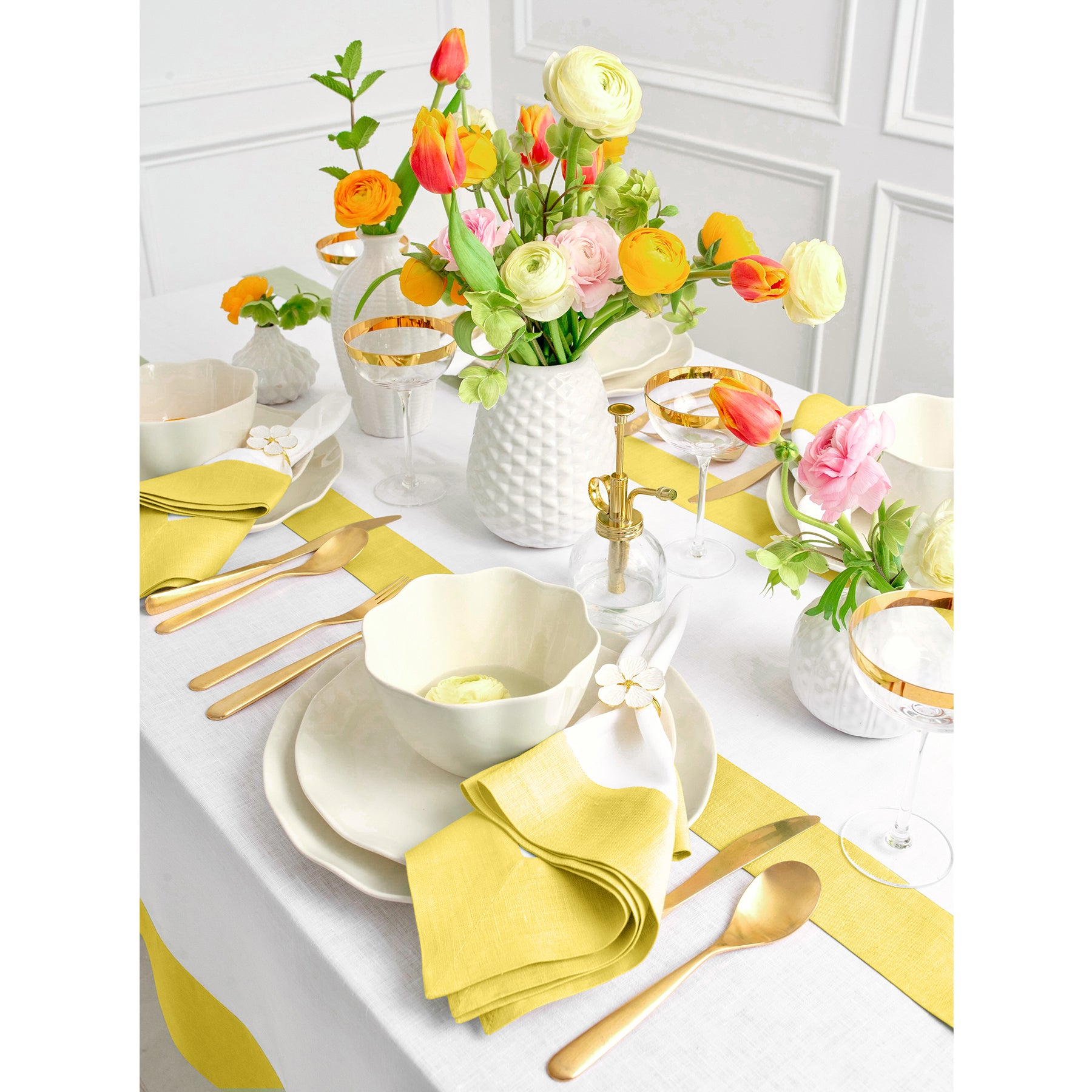 Elegant Contempo Napkins - Set of 4 Premium Cotton Dinner Napkins for Formal Dining, Parties & Special Occasions