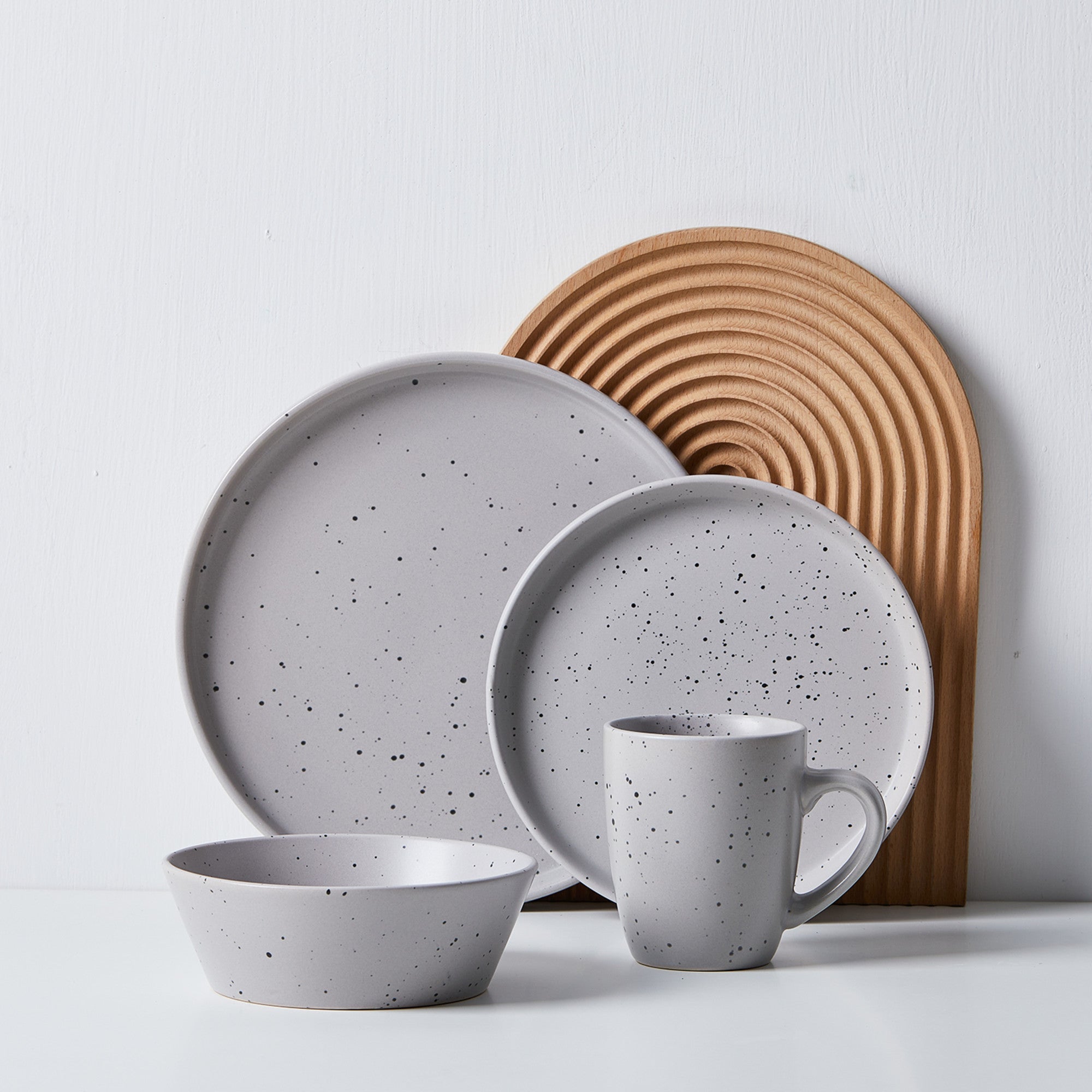 Premium Light Gray Jade Stoneware Dinnerware Set - Elegant & Durable Porcelain Plates, Bowls & Mugs for Everyday Dining & Entertaining