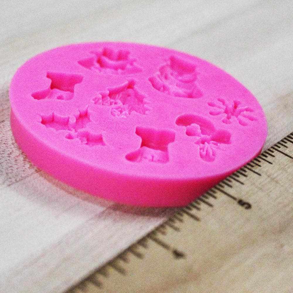8 Christmas Icons Silicone Mold for Baking & Candy Making - Holiday Cookie, Chocolate, Soap & Candle Molds - Bakell® Premium Non-Stick Flexible Baking Tools (Santa, Snowman, Tree Shapes) - Perfect for DIY Christmas Treats & Gifts