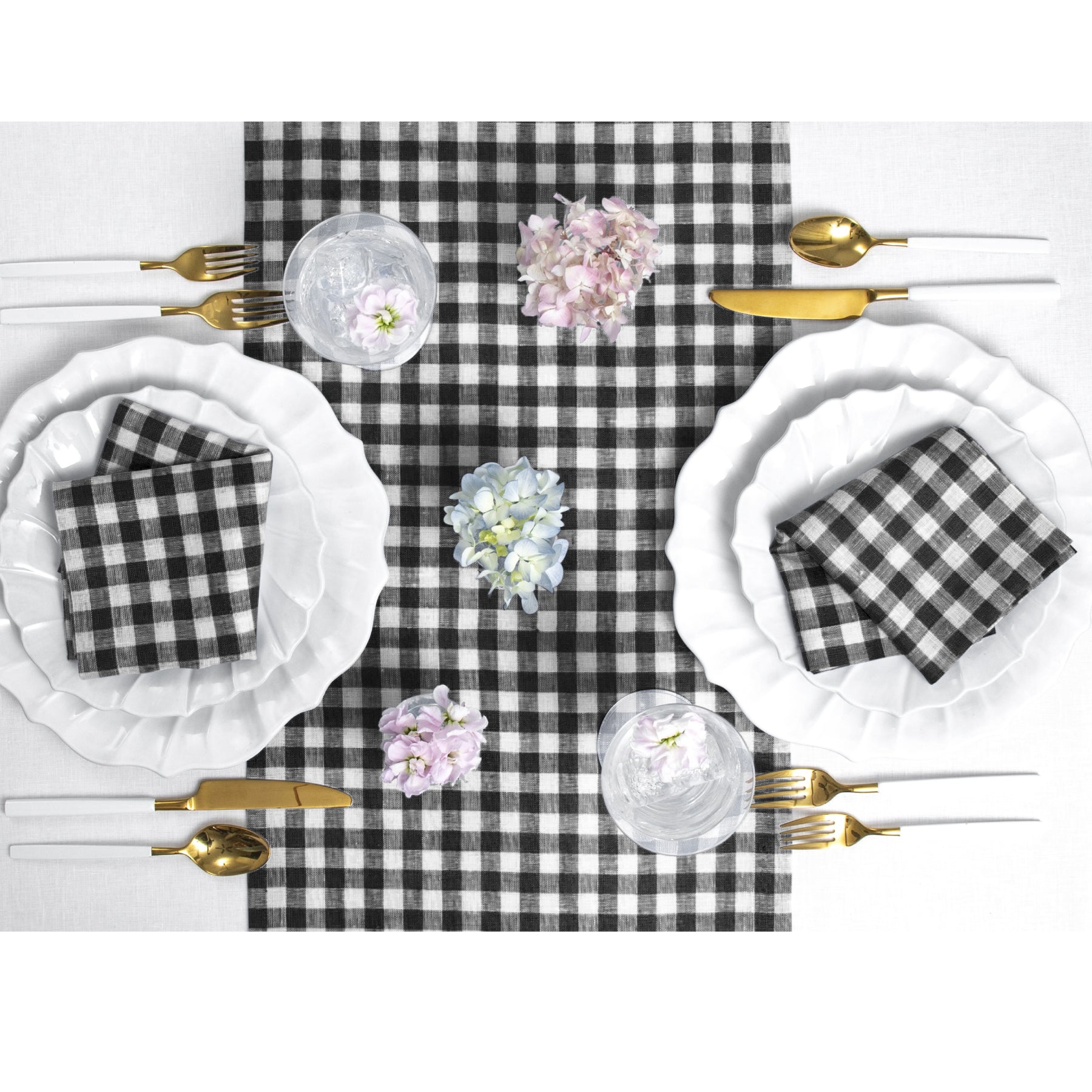 Stylish Gingham Table Runner for Dining & Kitchen Decor - Perfect for Parties, Weddings & Home Styling