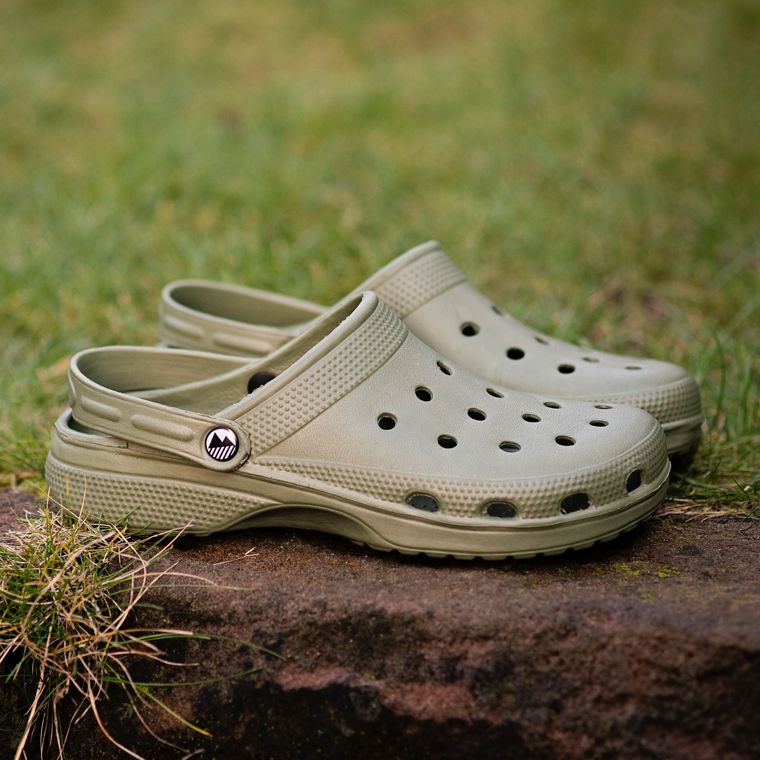 Men's Aira Lightweight Summer Clogs - Comfortable Slip-On Shoes for Beach, Pool & Outdoor Activities