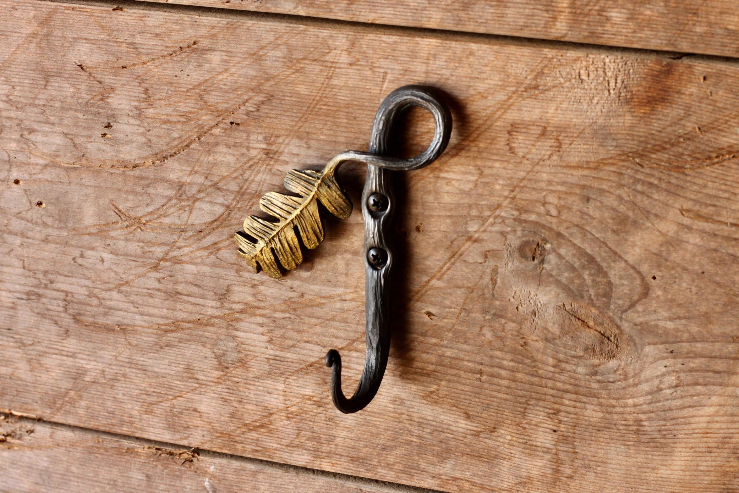 Oak Leaf Hook - Decorative Wall Hooks for Keys, Hats & Coats - Rustic Home & Office Organization Accessories