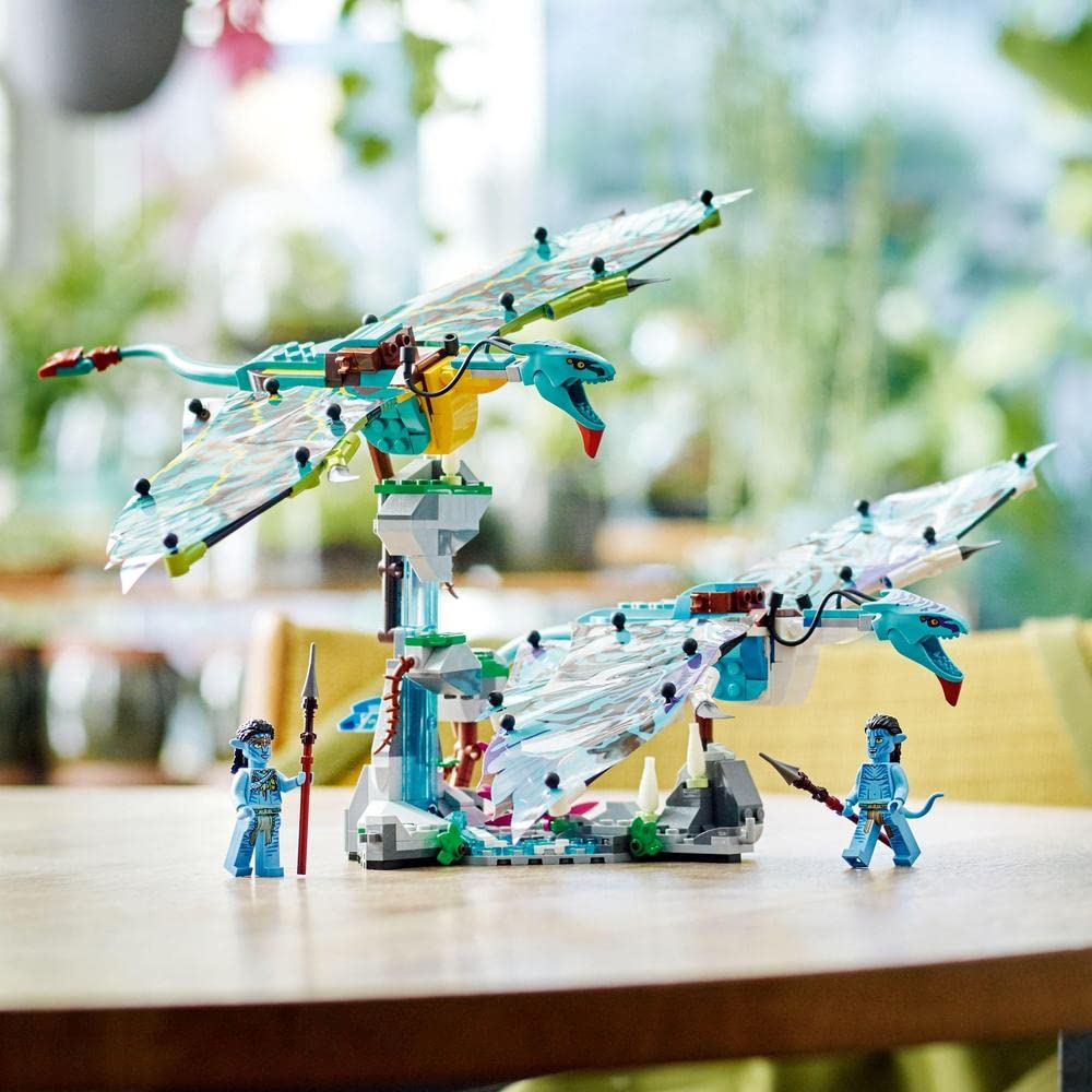 LEGO Avatar Jake & Neytiri's First Banshee Flight Building Set 75572 - Pandora Dragon-Style Toy Animals with 2 Banshees & Minifigures for Kids - Perfect for Creative Play & Avatar Movie Fans