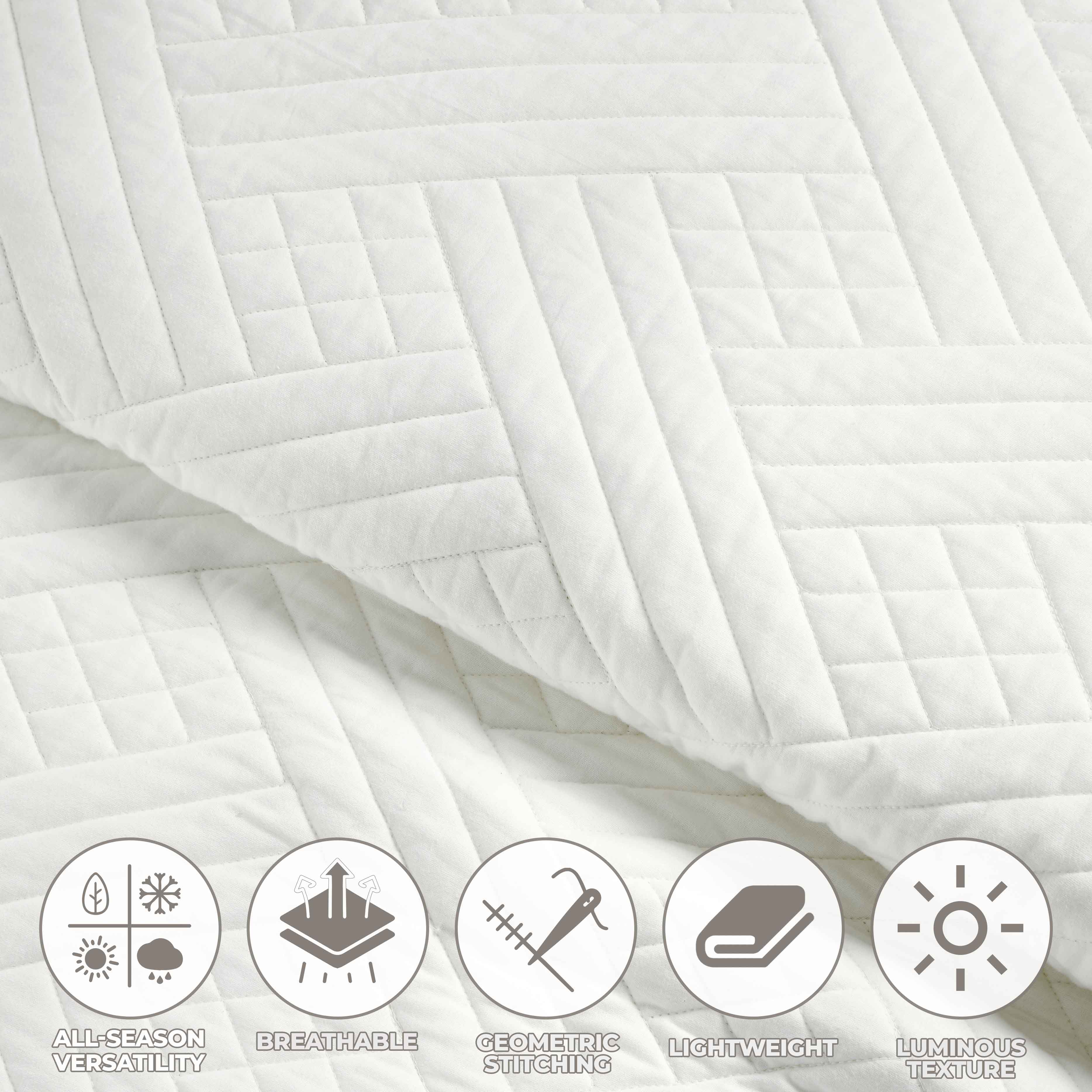 Karina Cotton Velvet Lightweight Quilt & Sham Set - Ultra Soft Bedding for All Seasons | Perfect for Master Bedroom, Guest Room & Cozy Nights