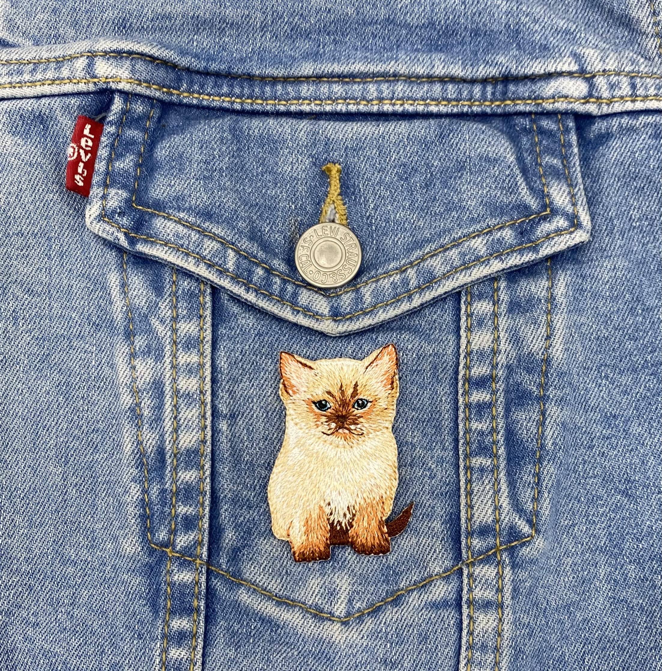 Tan Kitty Cat Embroidered Iron-On Patch for Pets & Animals - Perfect for DIY Crafts, Jackets, Backpacks & Costume Customization
