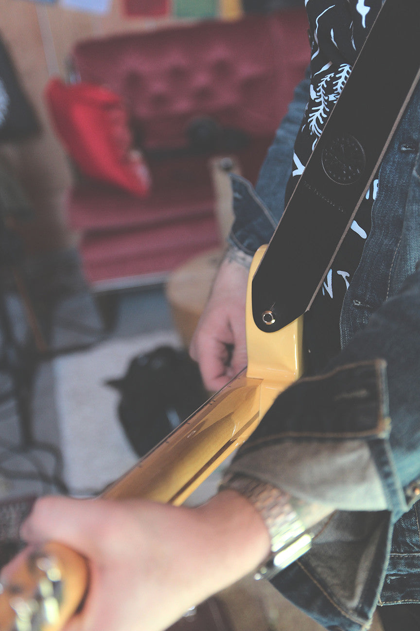 Premium Black Lee Guitar Strap - Adjustable & Comfortable Shoulder Strap for Acoustic & Electric Guitars - Perfect for Live Performances & Studio Sessions